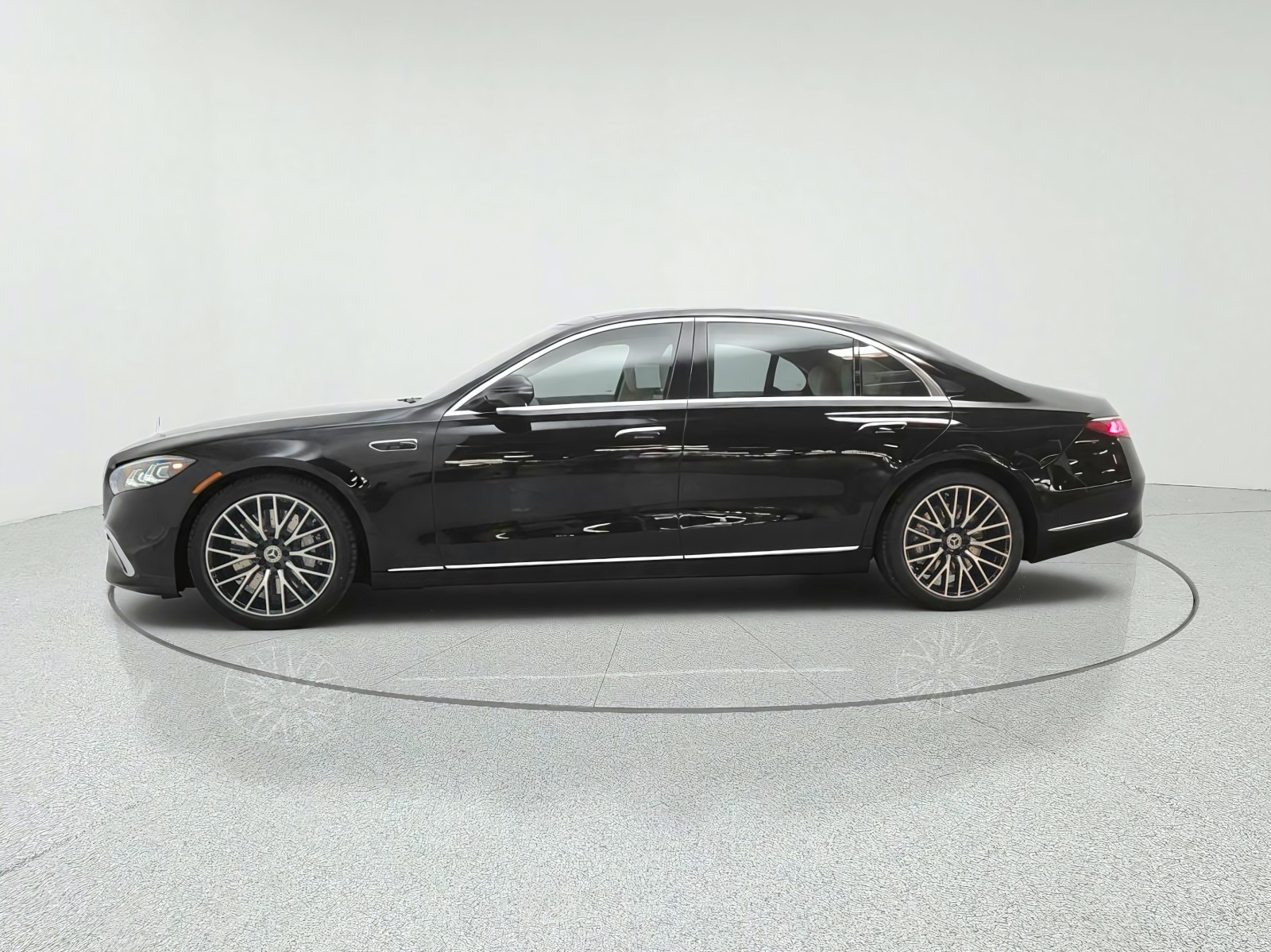 New 2027 Black Mercedes-Benz S 500 4MATIC® Sedan image 8