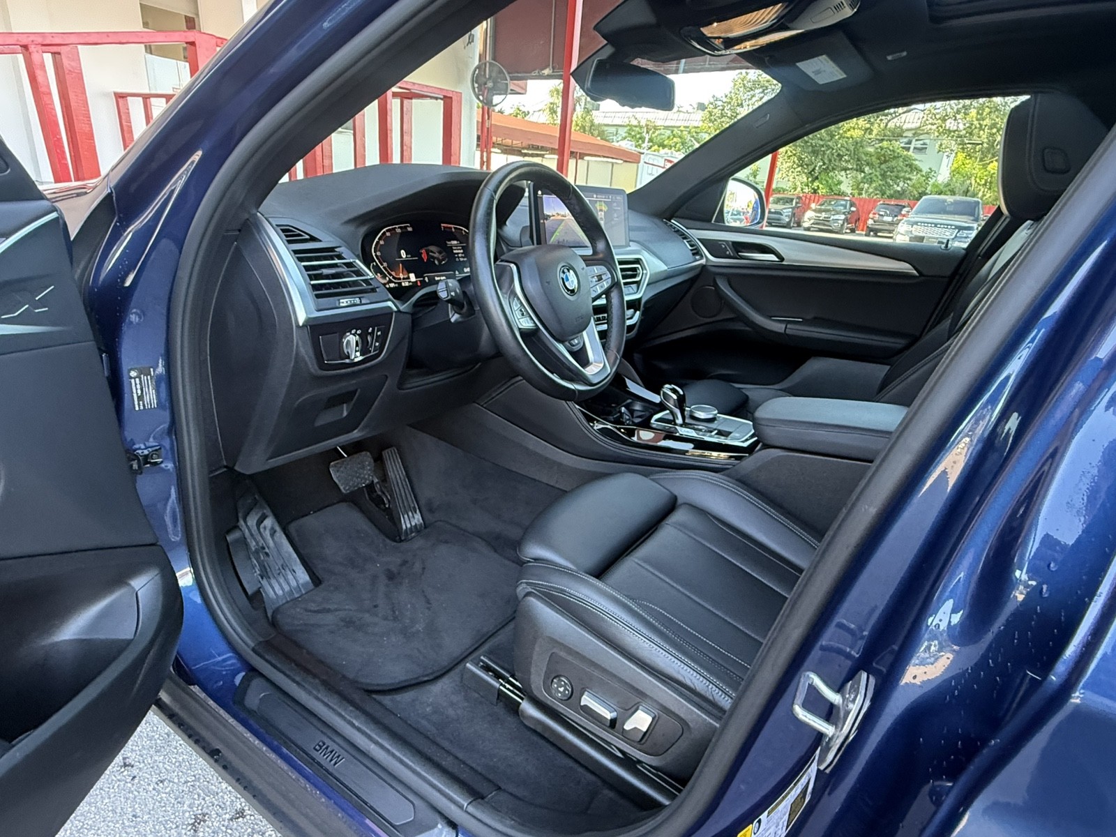 2022 BMW X4 - $31,977