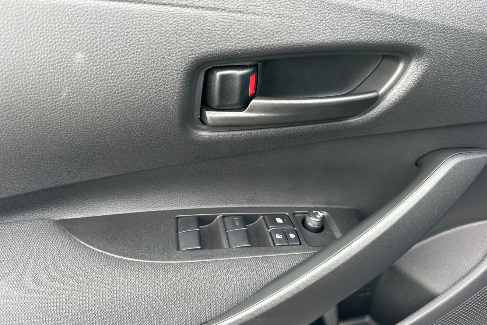 2026 Toyota Corolla LE photo 10