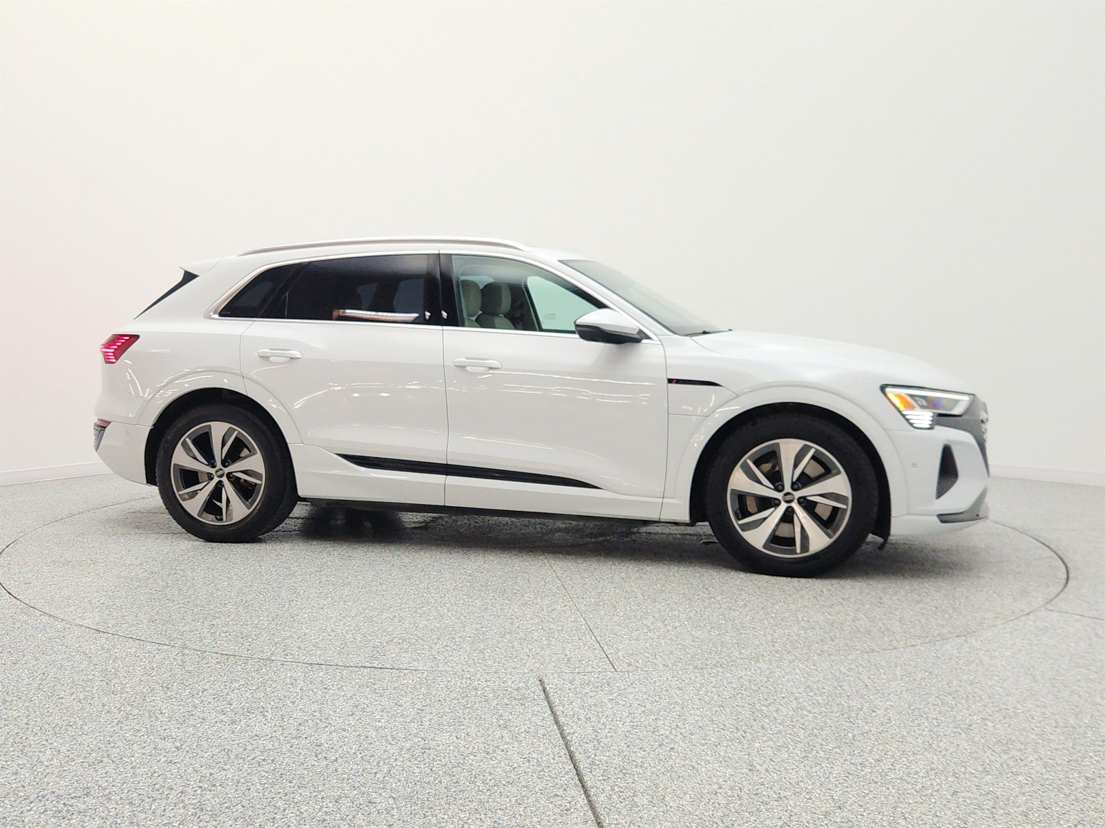 Used 2024 Glacier White Metallic Audi Premium Plus quattro image 4
