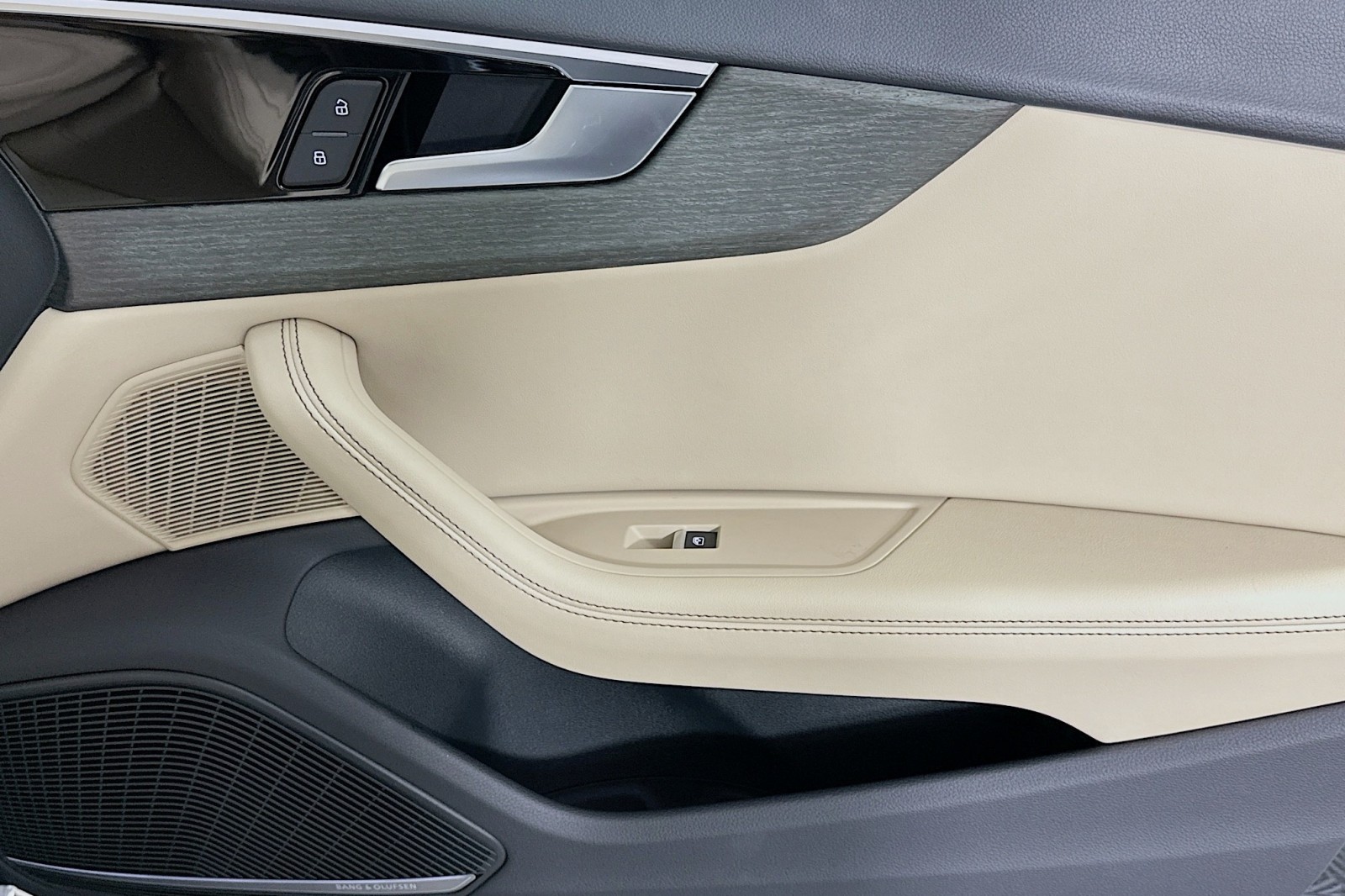 Used 2023 Daytona Gray Pearl Effect Audi S line Premium Plus image 23