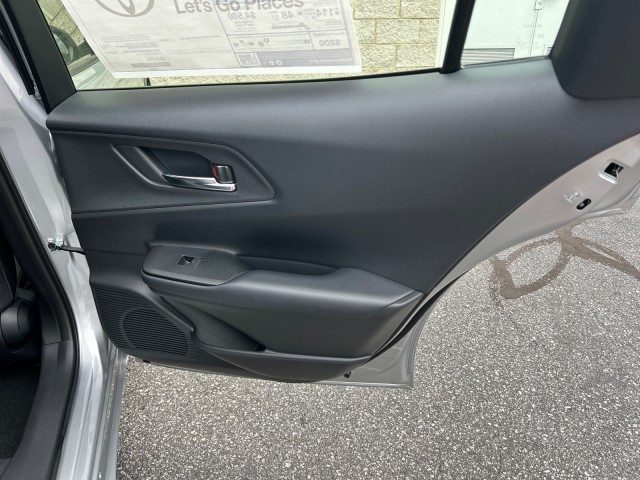 ToyotaPrius Plug-In Hybrid38