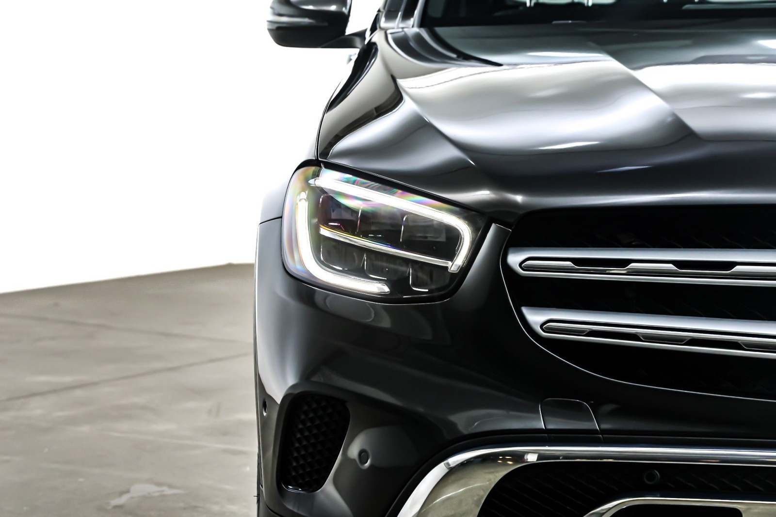 Used 2022 Graphite Grey Metallic Mercedes-Benz GLC 300 SUV image 14