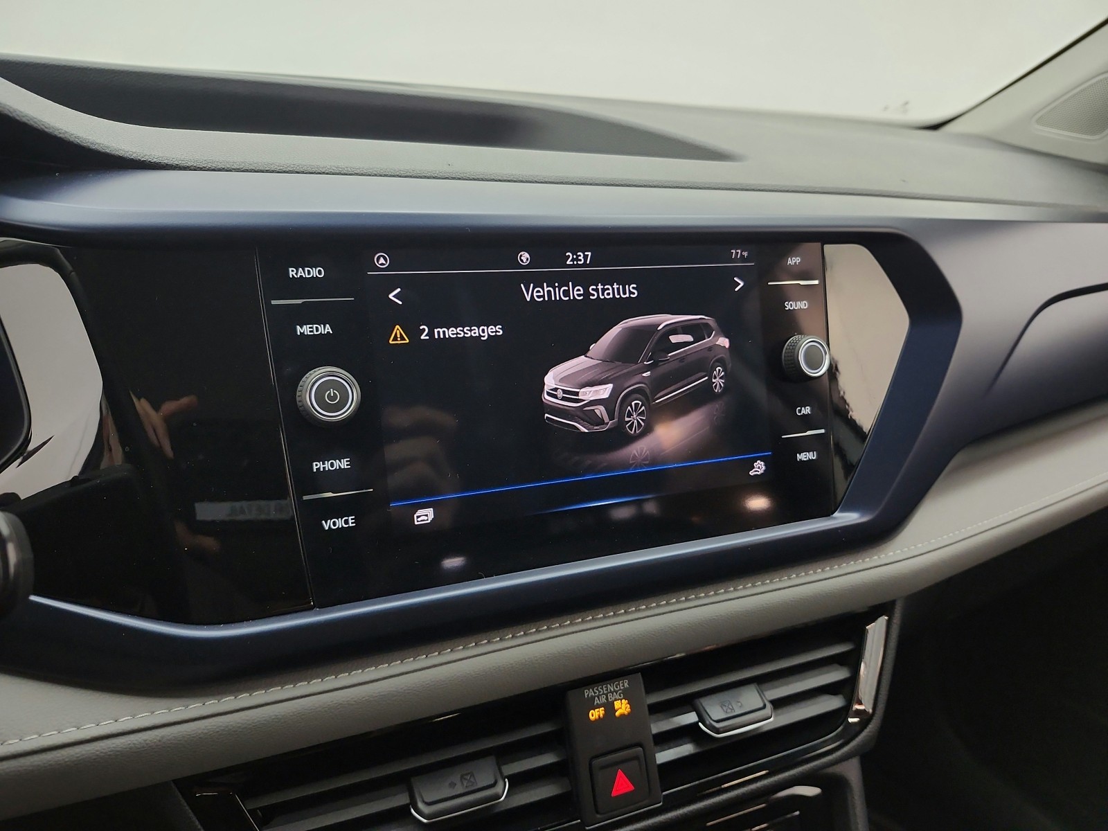 Used 2024 Pyrite Silver Metallic Volkswagen SE FWD image 12