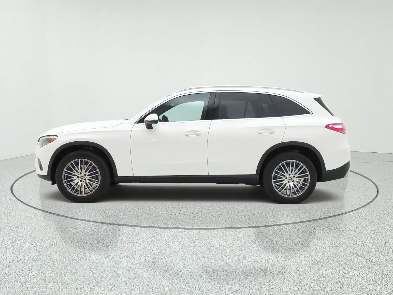 New 2026 Polar White Mercedes-Benz GLC 300 4MATIC® SUV image 8