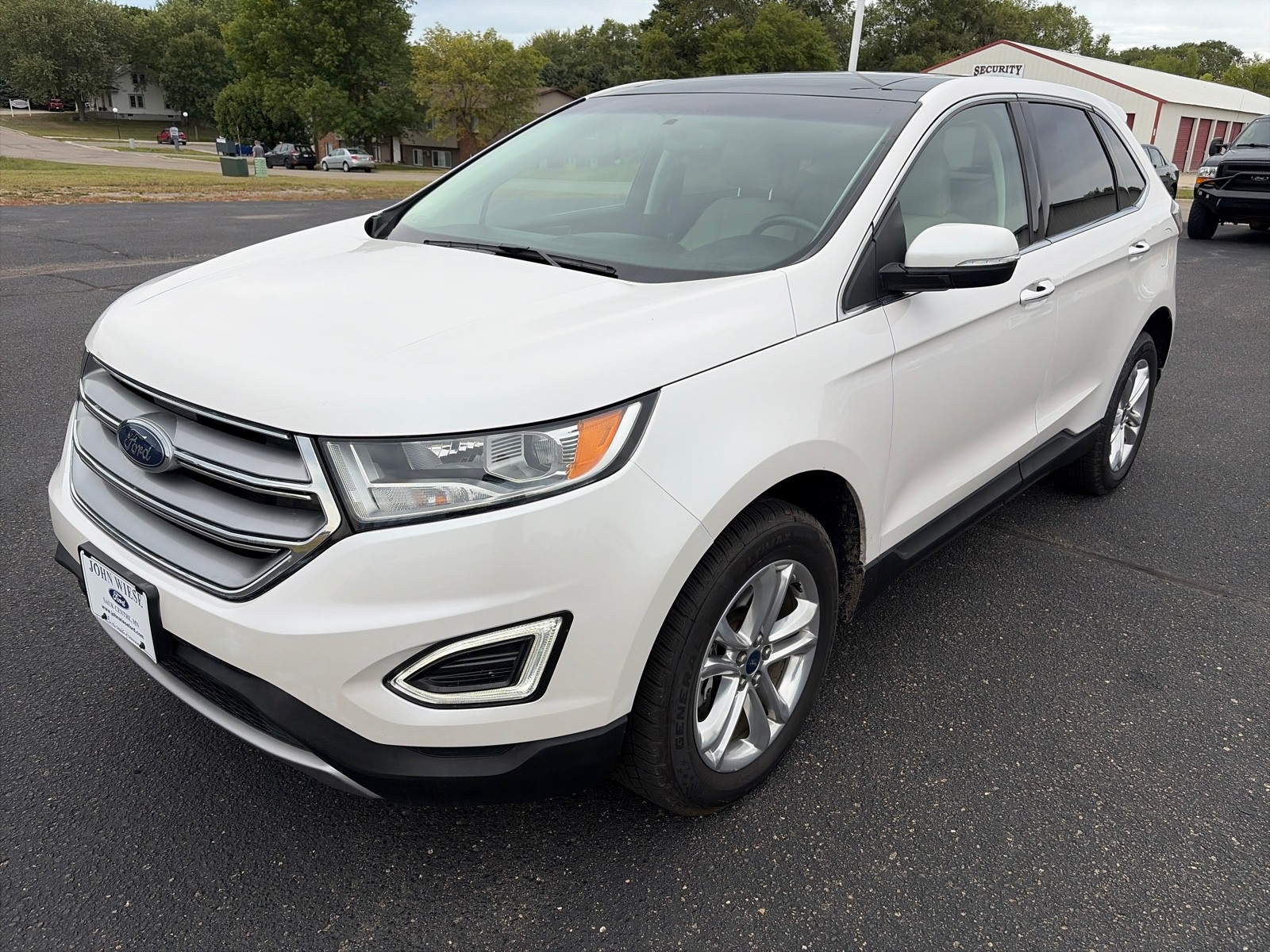 White Platinum Metallic Tri-Coat 2017 Ford Edge SUV / Crossover All-Wheel Drive Automatic