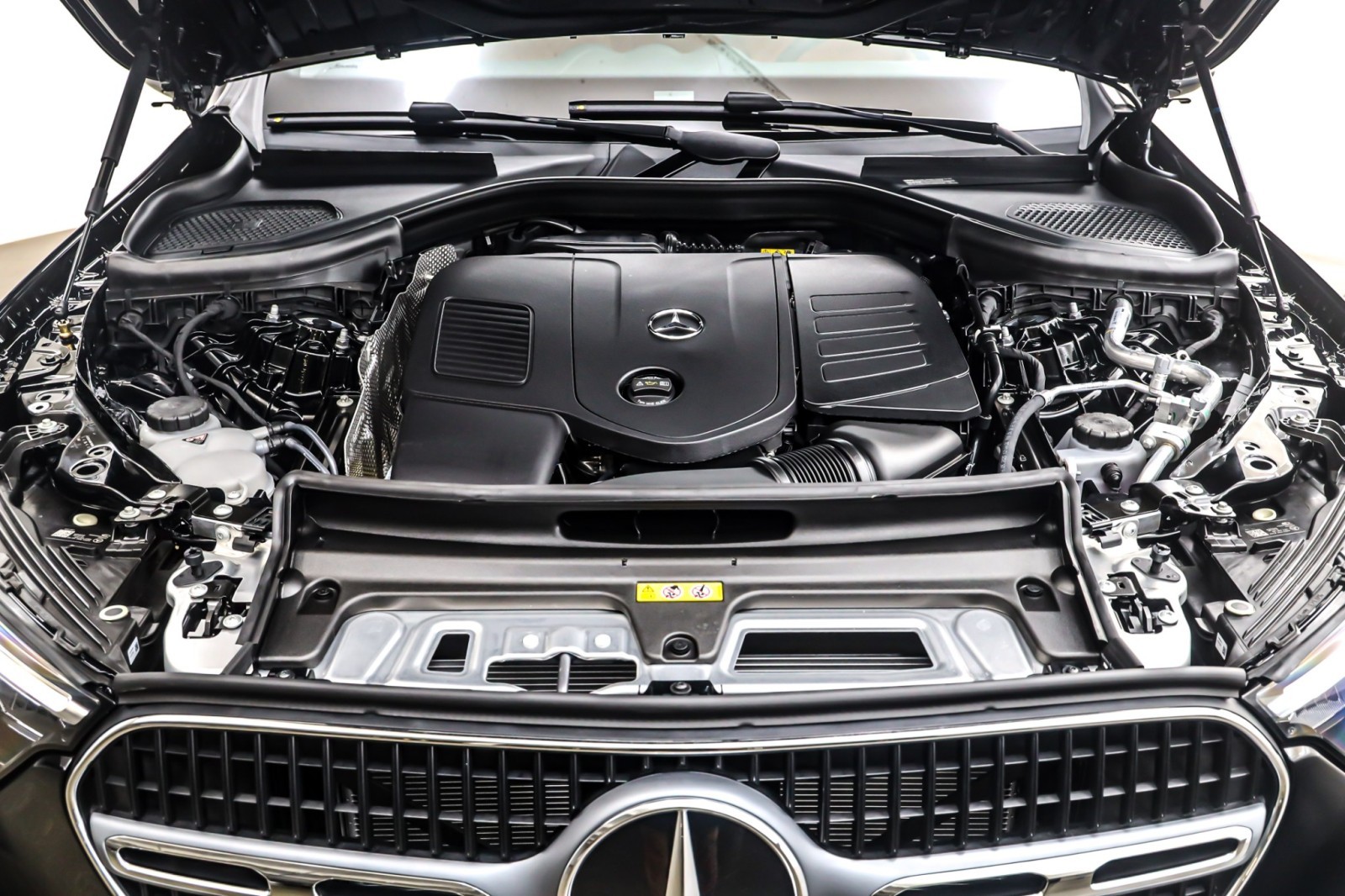 New 2026 Black Mercedes-Benz GLC 300 image 11