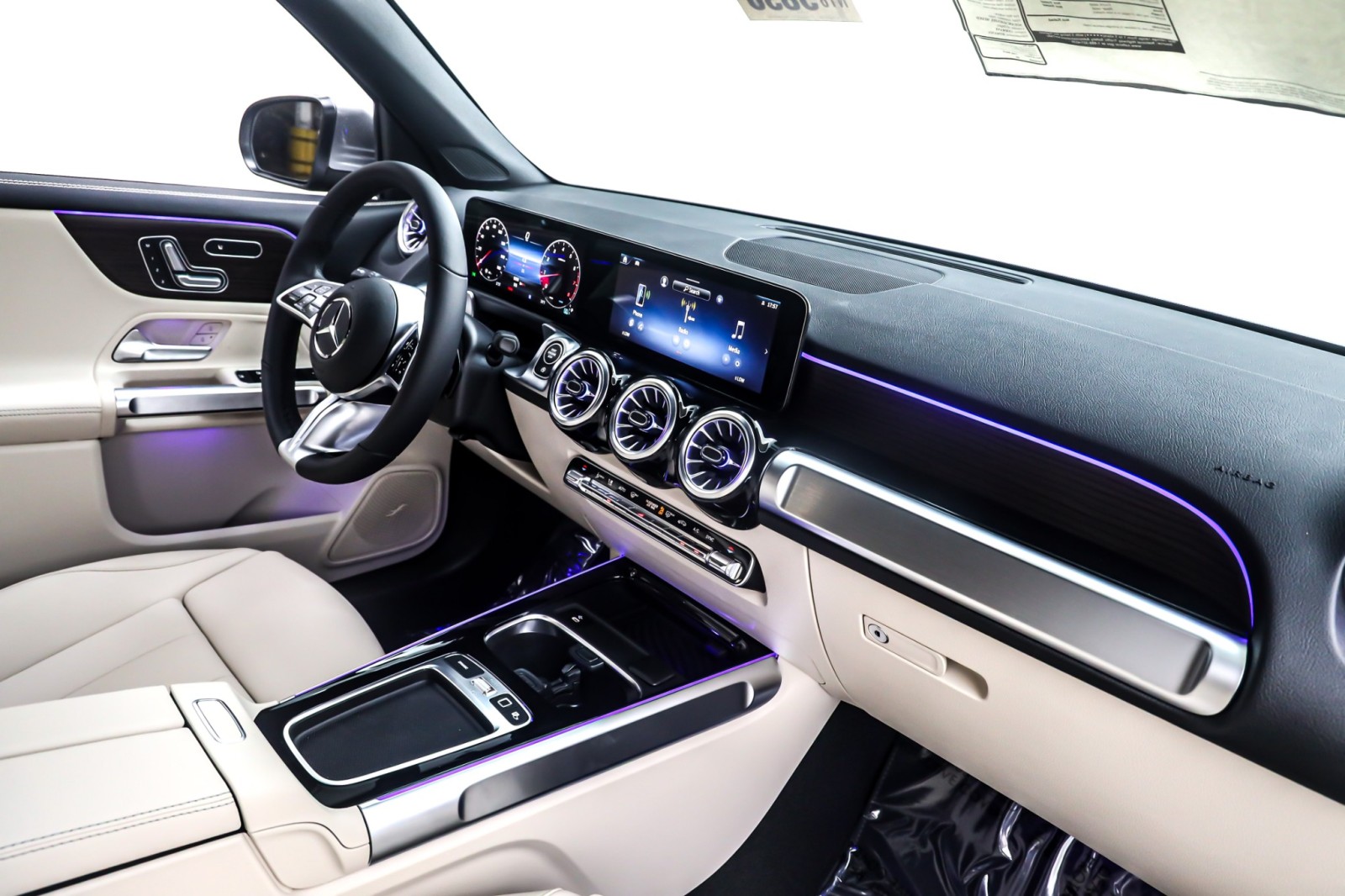 New 2026 Mountain Grey Metallic Mercedes-Benz GLB 250 image 5