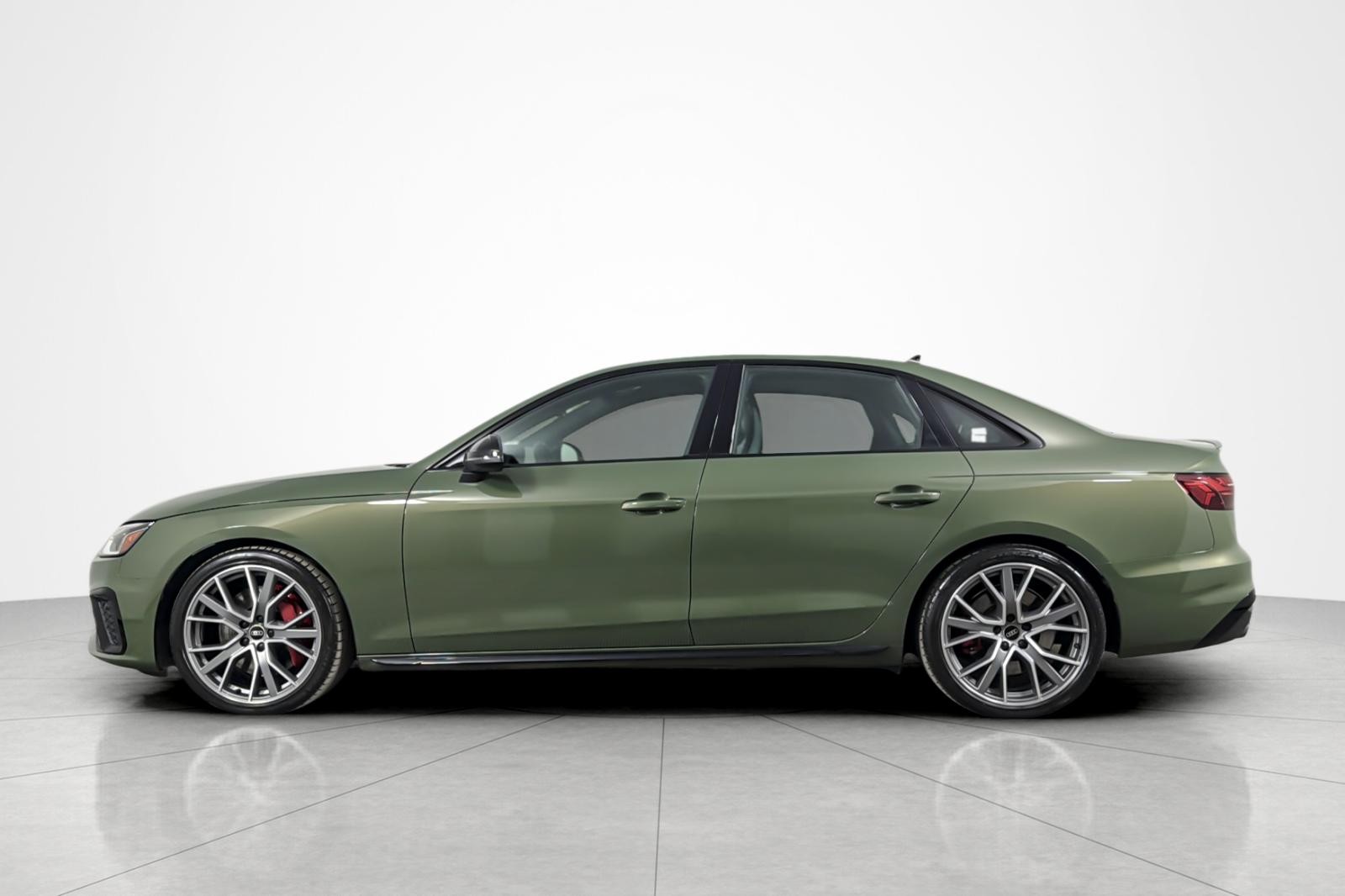 Used 2023 District Green Metallic Audi Premium Plus 3.0 TFSI quattro image 2