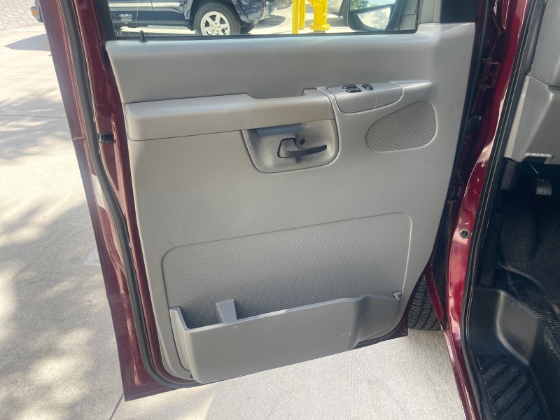 2006 Ford Econoline Wagon XLT 8 PASS LOW MILES 56328 in ,