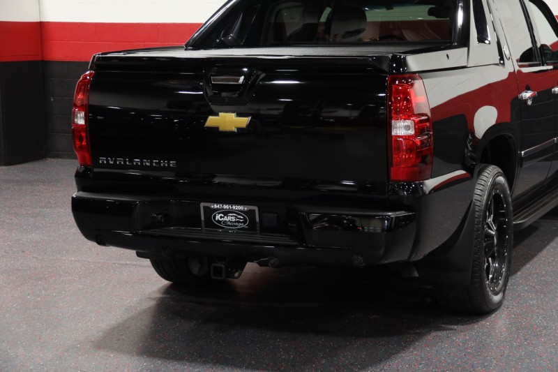 2013 Chevrolet Avalanche LTZ 4WD Black Diamond Edition 4dr Suv in , 