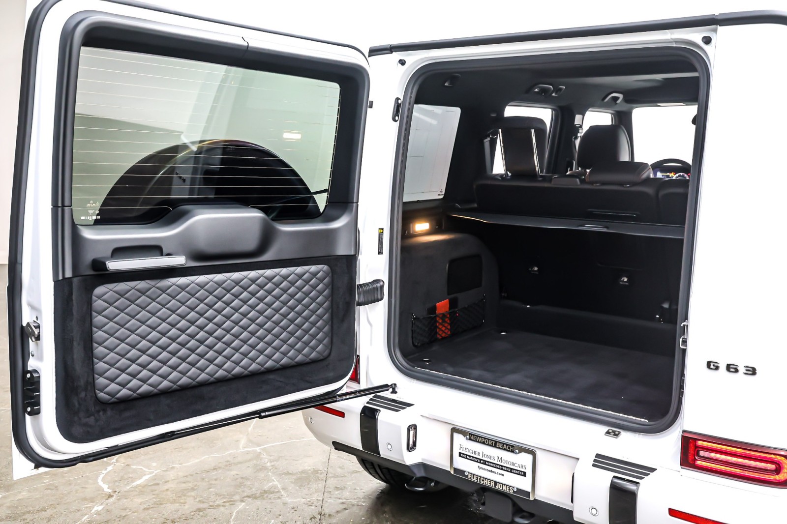 Certified Used 2024 MANUFAKTUR Moonlight White Metal Mercedes-Benz AMG® G 63 4MATIC SUV image 25