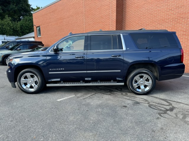 2018 Chevrolet Suburban LT 2