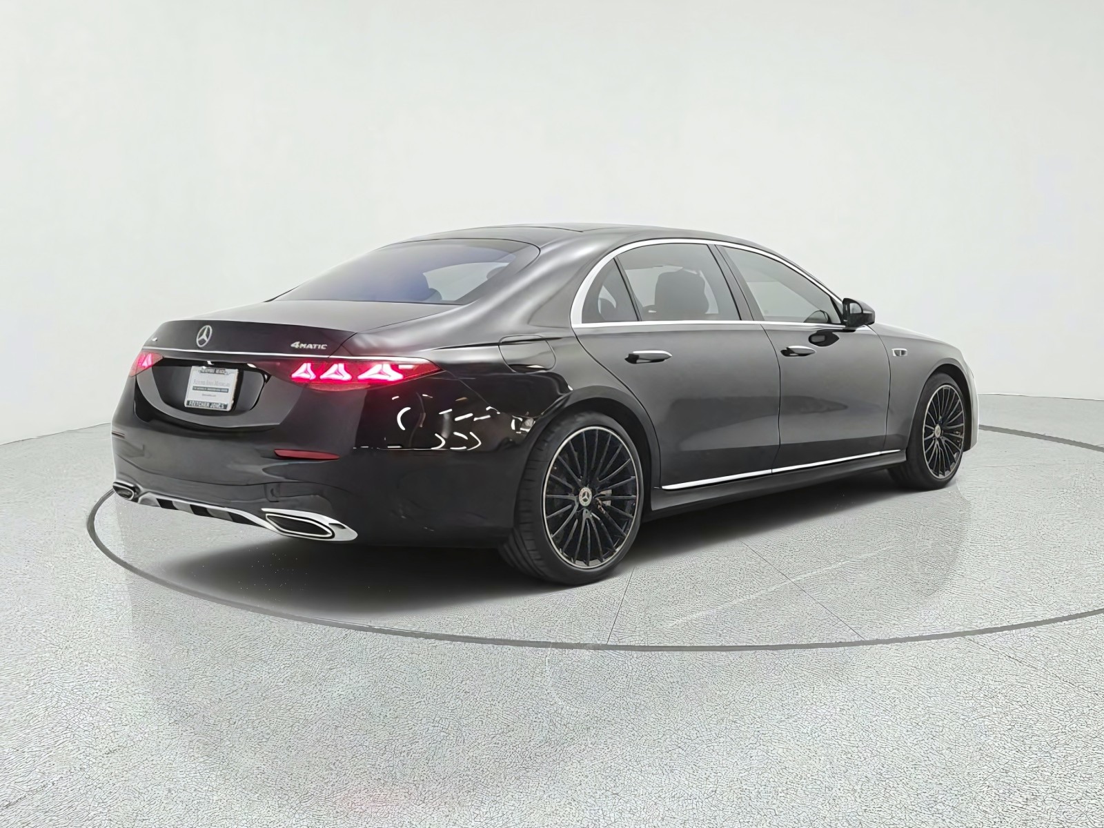 New 2027 Obsidian Black Metallic Mercedes-Benz S 580 4MATIC® Sedan image 5