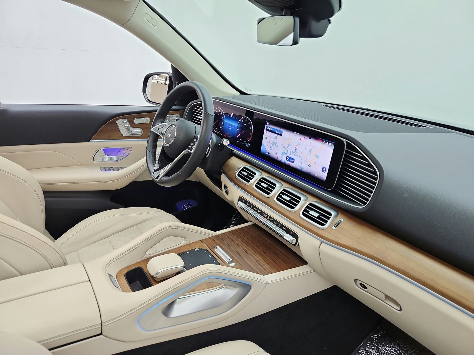 Certified Used 2024 Black Mercedes-Benz GLE 350 4MATIC® SUV image 18