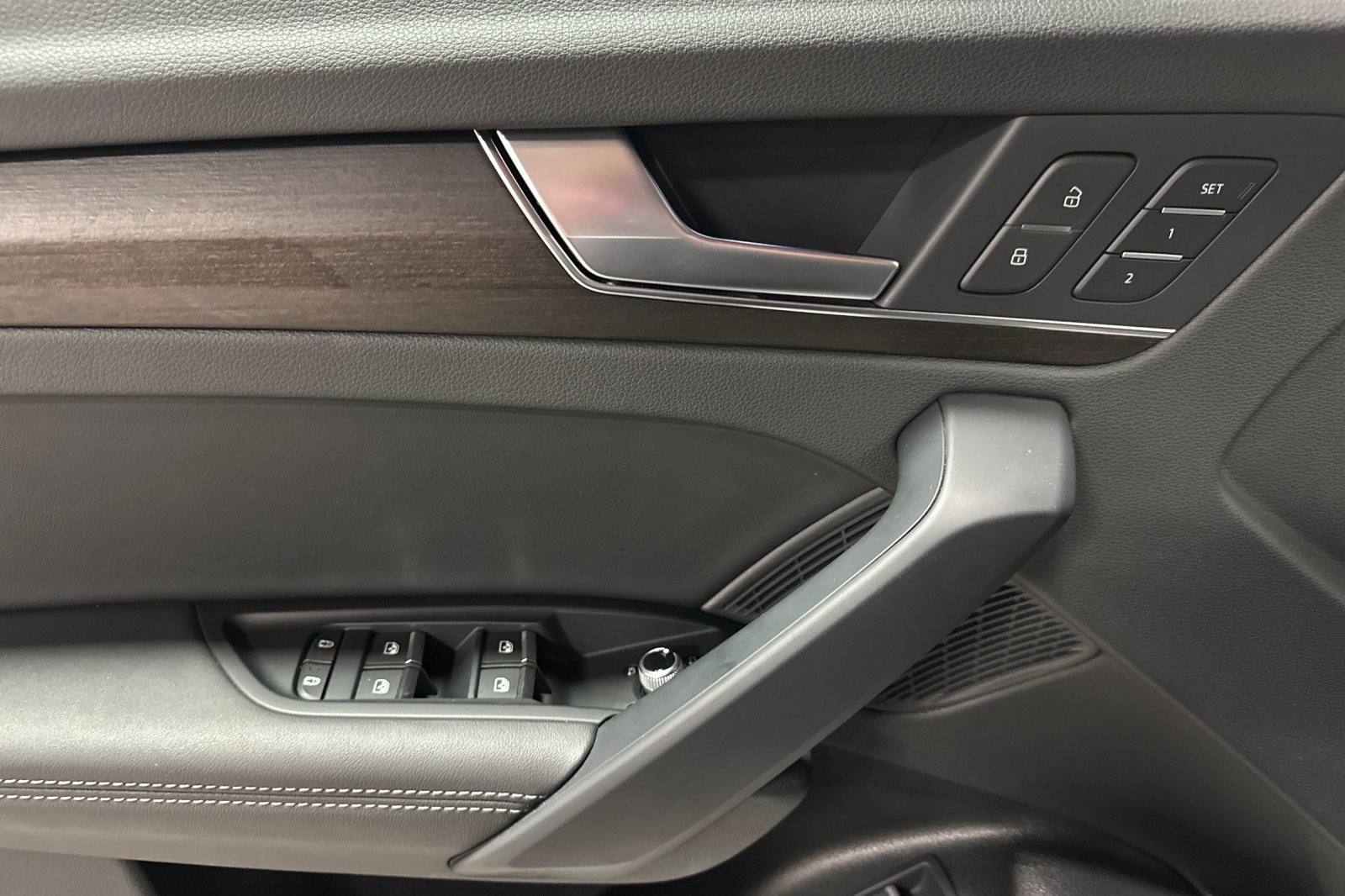 Used 2023 Mythos Black Metallic Audi S line Premium Plus 55 TFSI e quattro image 10