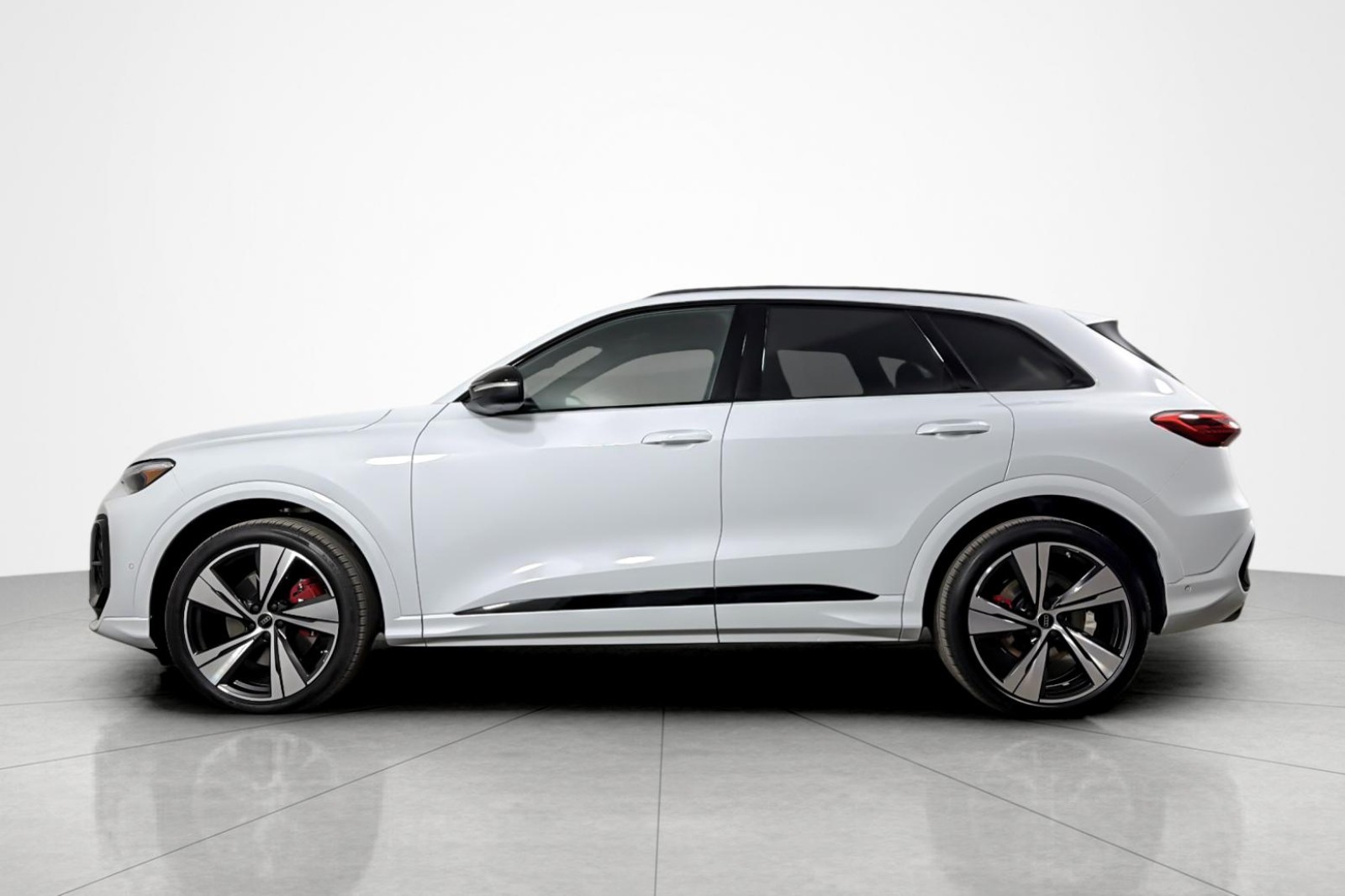 New 2026 Glacier White Metallic Audi Premium Plus 3.0 TFSI quattro image 3