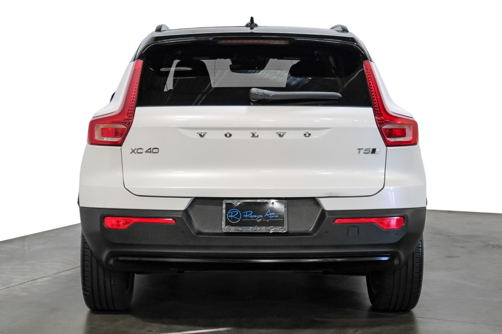 2021 Volvo XC40 T5 AWD R-Design ClimatePkg POLESTAR ProtectionPkg RearSpoiler 8