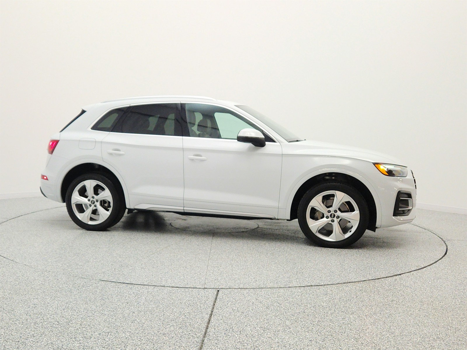 Used 2021 Glacier White Metallic Audi Premium Plus 45 TFSI quattro image 4