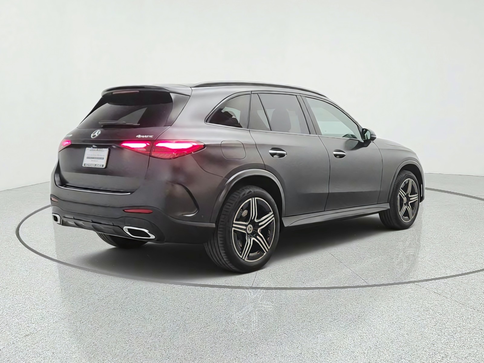 New 2026 MANUFAKTUR Graphite Grey Magno Mercedes-Benz GLC 300 4MATIC® SUV image 5