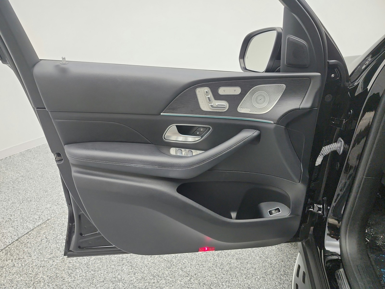 Certified Used 2022 Black Mercedes-Benz GLE 450 4MATIC® SUV image 14