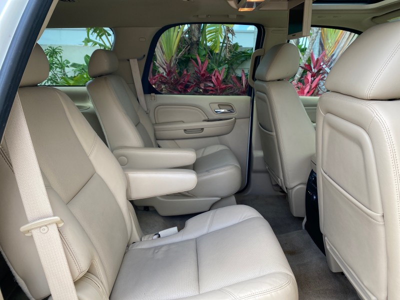 2010 Cadillac Escalade SUNROOF NAV Premium LOW MILES 66,933 in ,