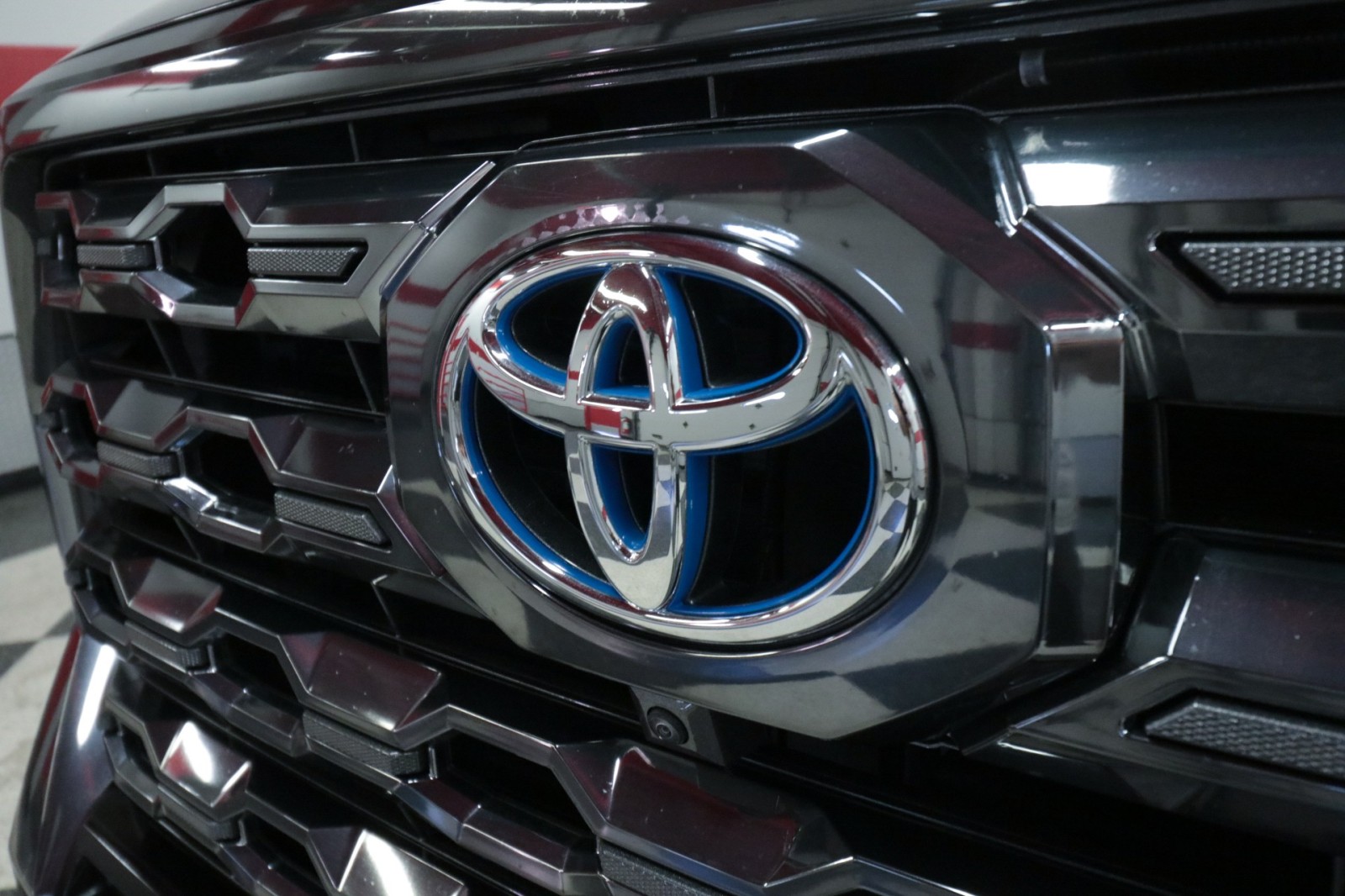 Used Car 2024 Toyota Tundra 4wd  Platinum For Sale Under $60,000 In Austin, Texas