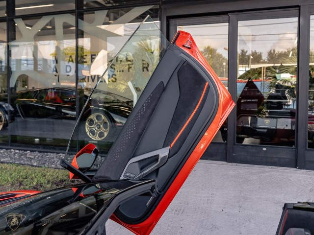 Lamborghini Aventador
