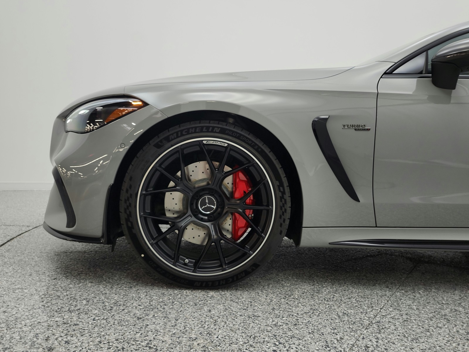 New 2026 MANUFAKTUR Alpine Grey Metallic Mercedes-Benz AMG® CLE 53 image 14