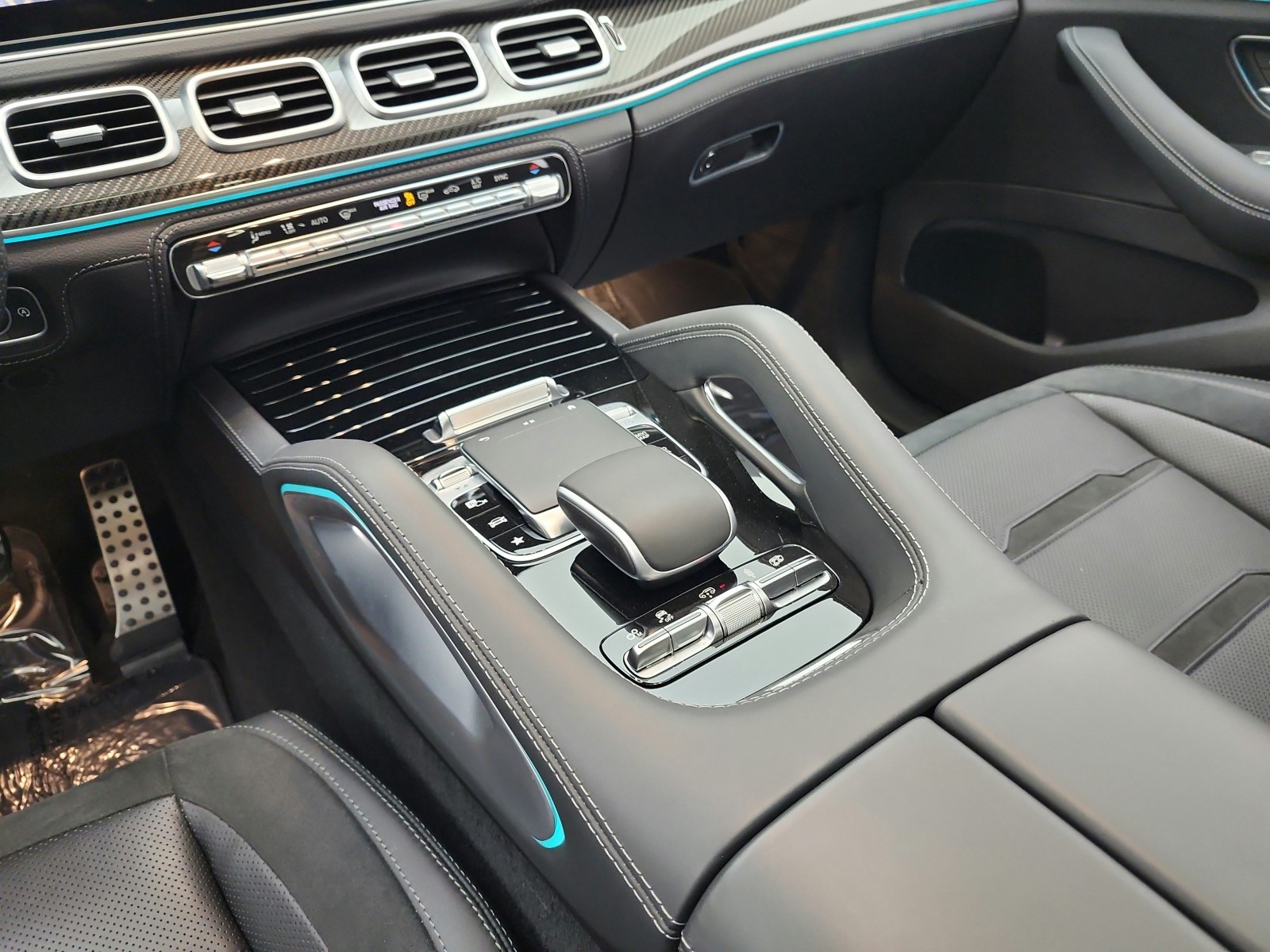 Certified Used 2022 MANUFAKTUR Diamond White Bright Mercedes-Benz AMG® GLE 53 4MATIC Coupe image 15