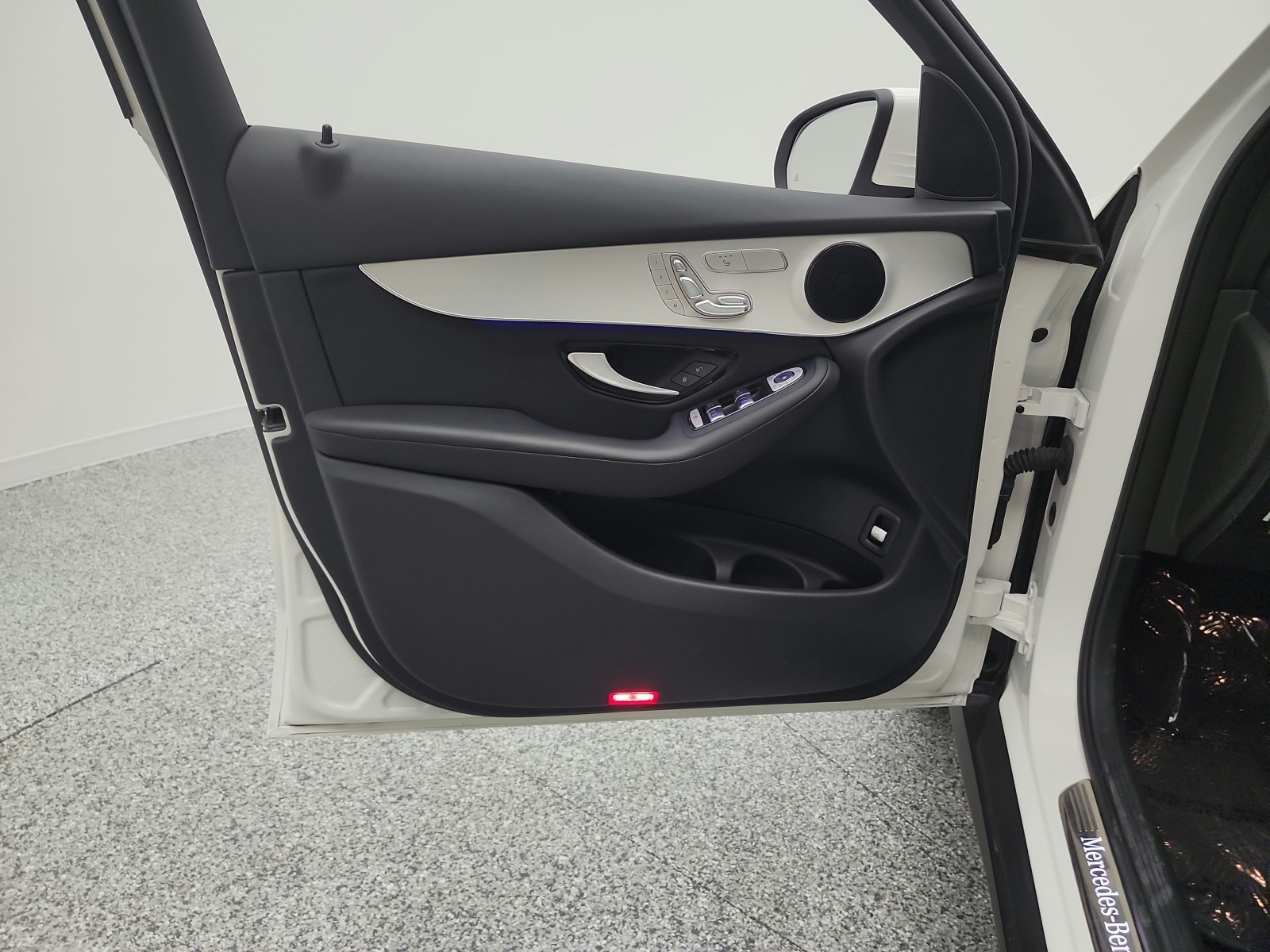 Certified Used 2022 Polar White Mercedes-Benz GLC 300 SUV image 11