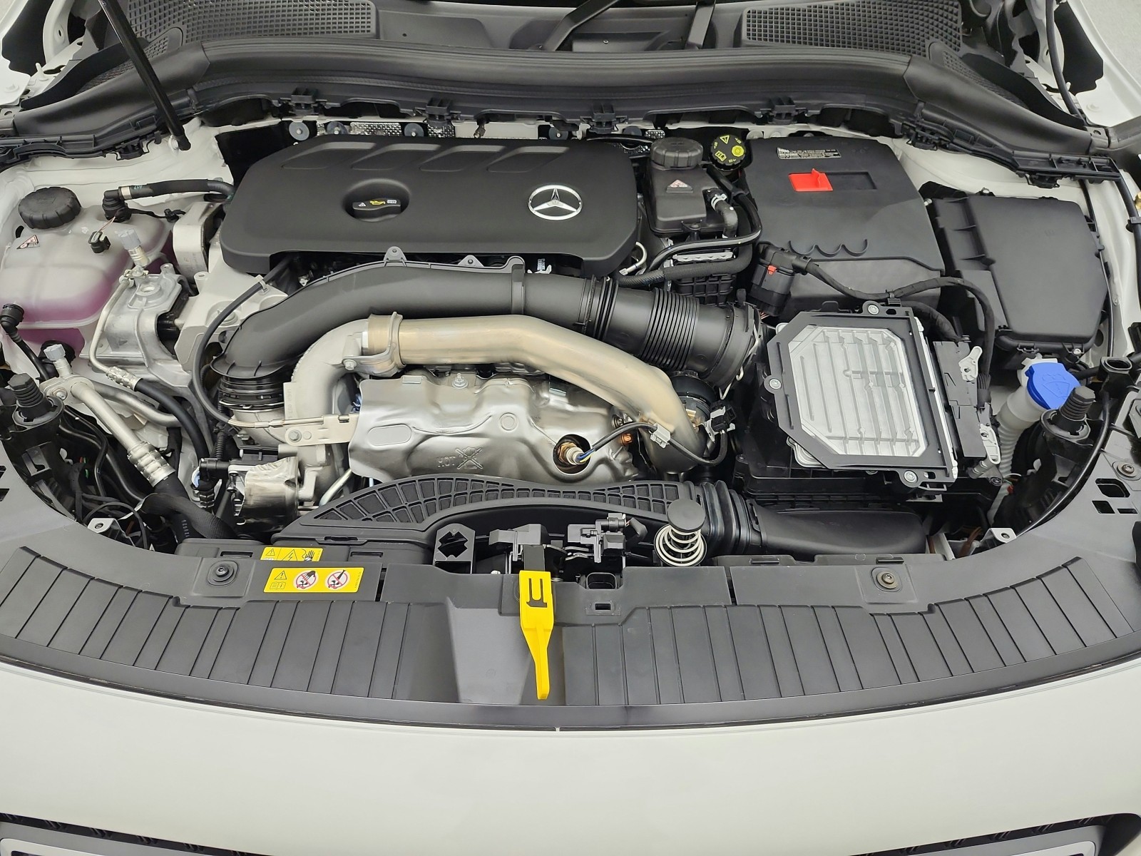New 2026 Polar White Mercedes-Benz GLA 250 SUV image 12