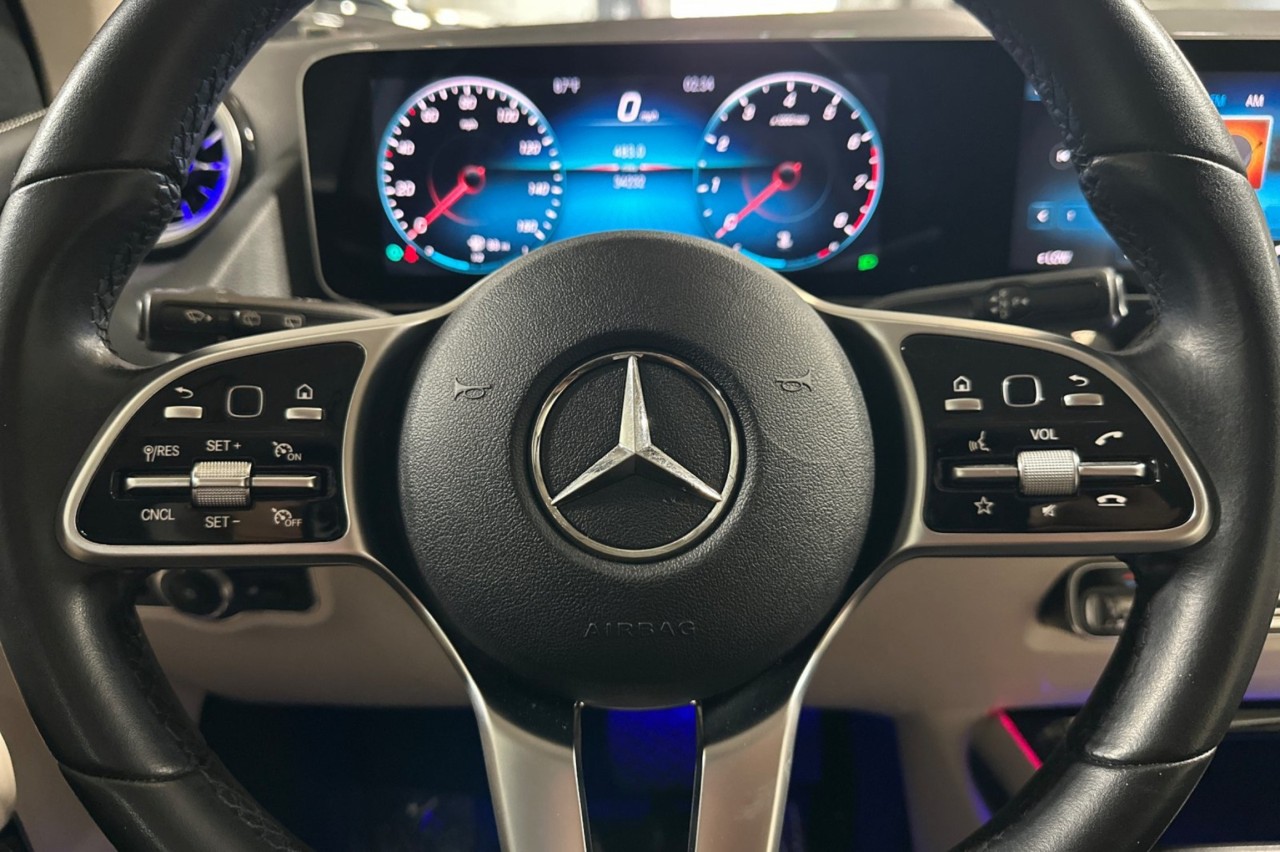 Used 2021 Polar White Mercedes-Benz GLA 250 image 22