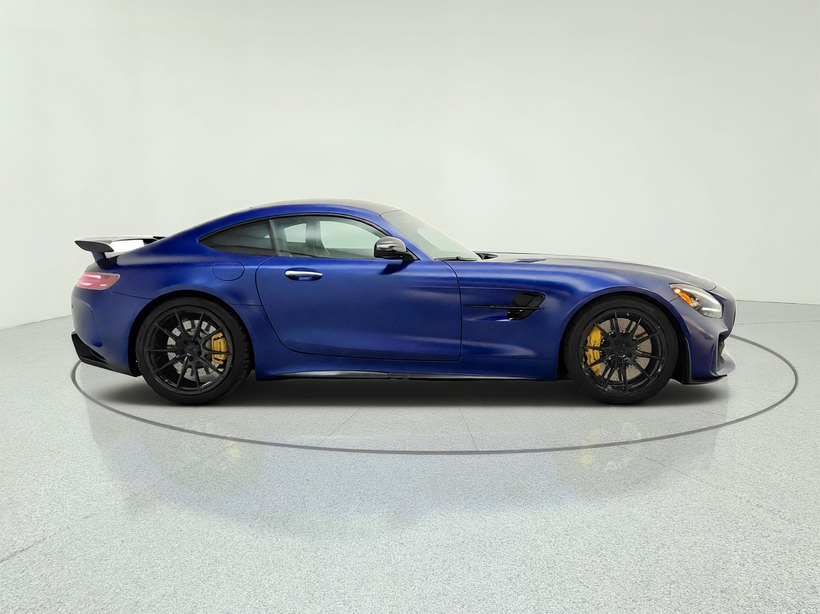 Certified Used 2020 designo Brilliant Blue Magno Mercedes-Benz AMG® GT R Coupe image 4