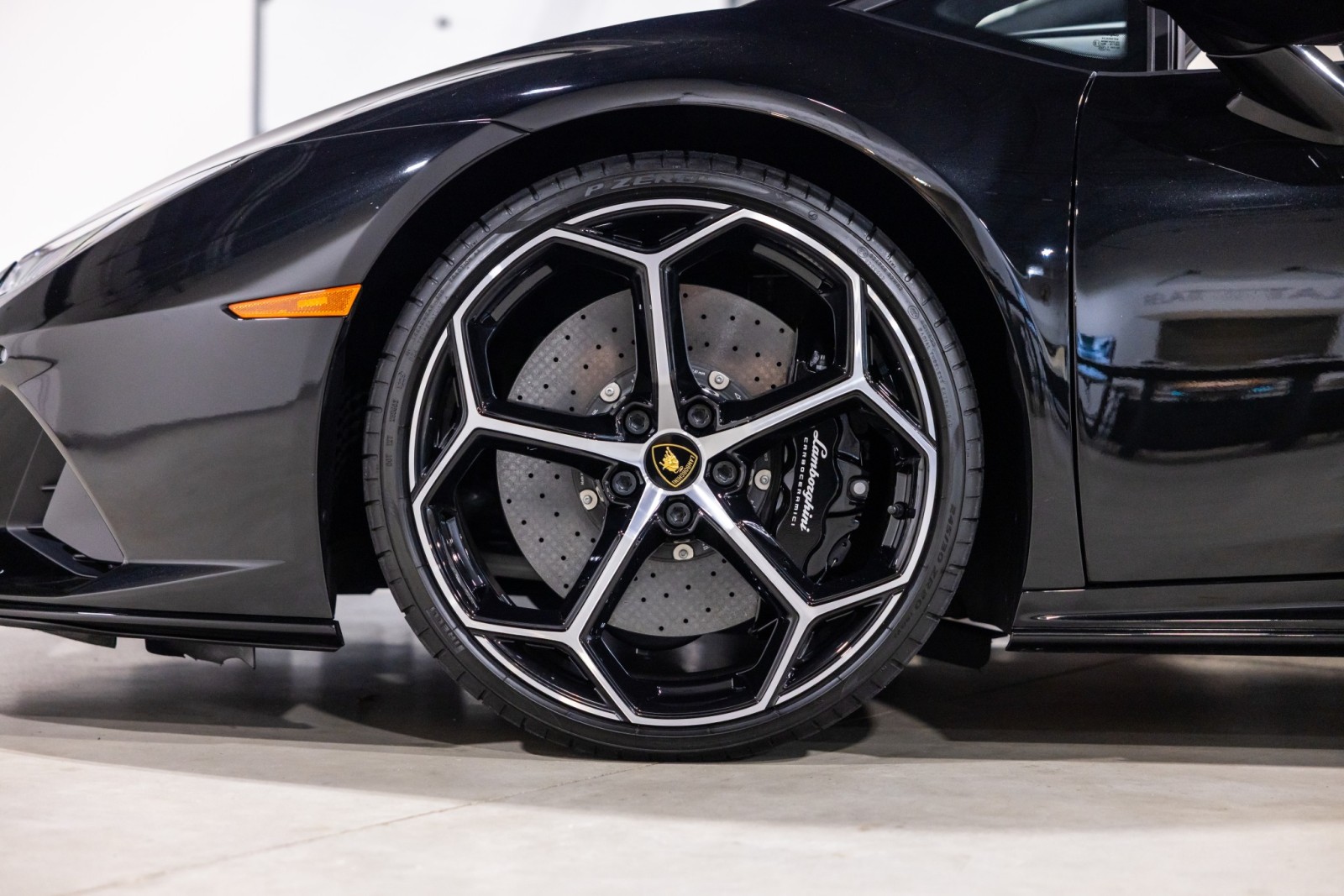 2023 Lamborghini Huracan EVO - Photo 20