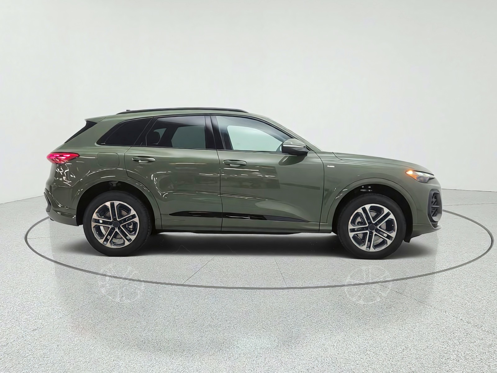 New 2026 District Green Metallic Audi Premium 2.0 TFSI quattro image 4