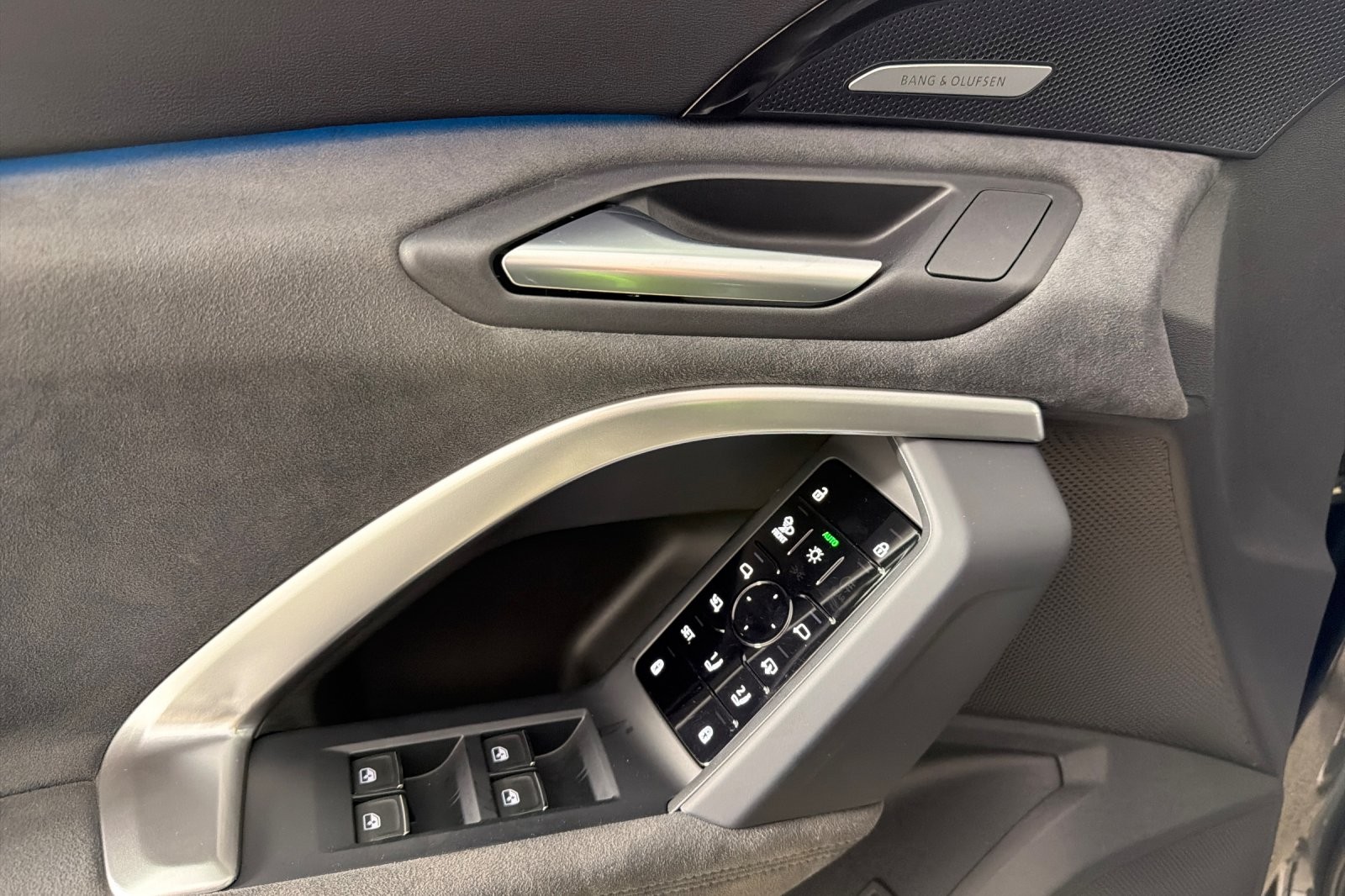 Used 2025 Tambora Gray Metallic Audi Premium Plus 3.0 TFSI quattro image 10