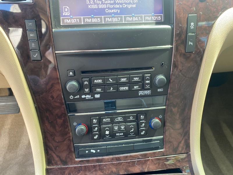 2013 Cadillac Escalade Luxury 1 OWNER LOW MILES 70,251 in ,