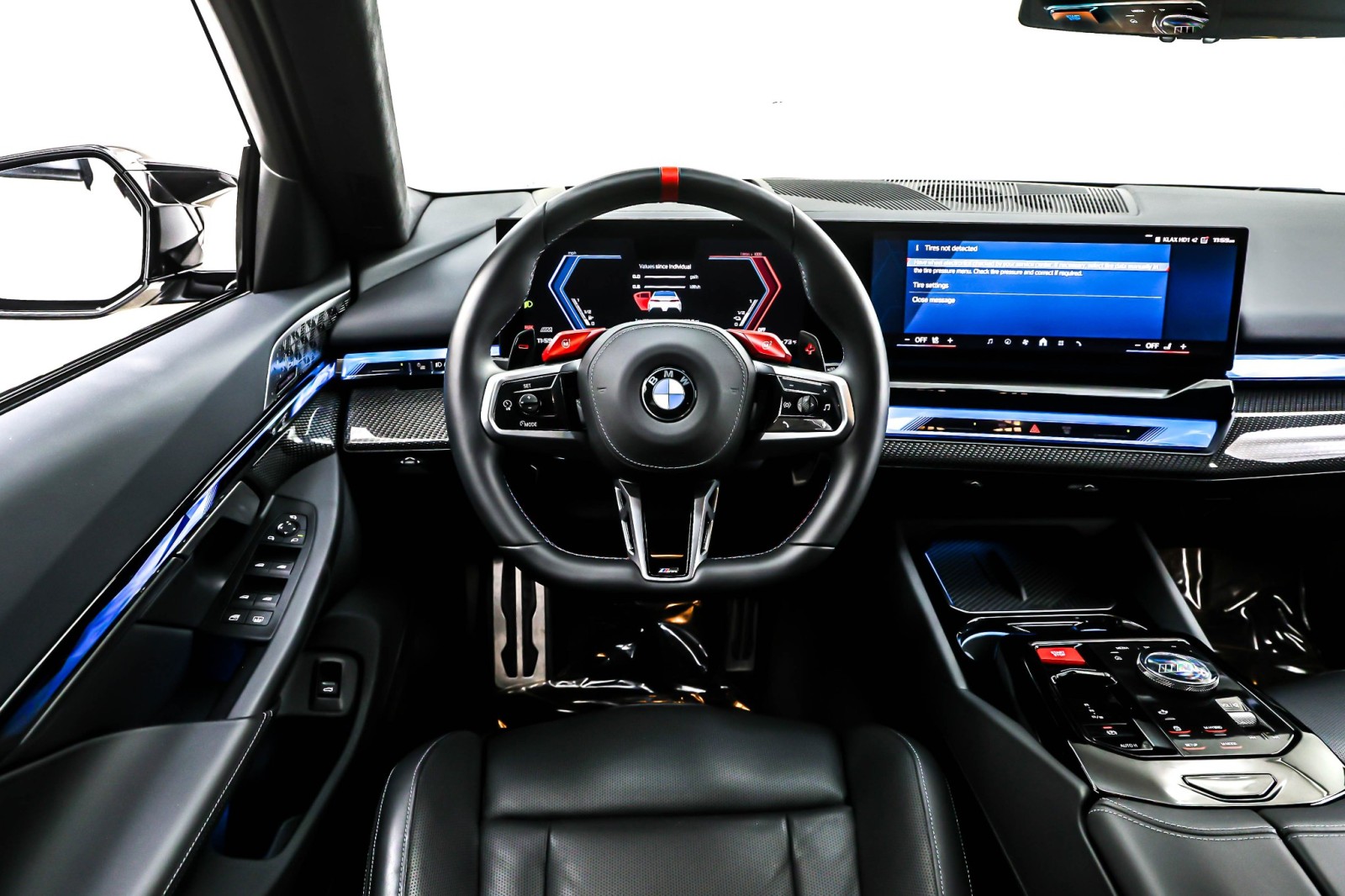 Used 2025 Alpine White BMW Sedan image 5