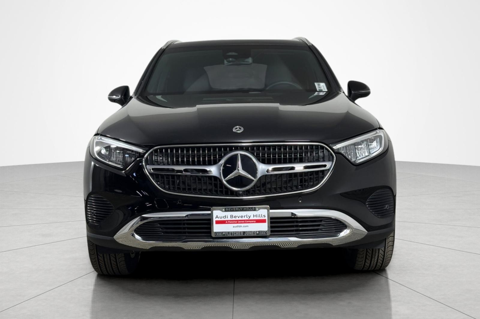 Used 2025 Black Mercedes-Benz GLC 300 SUV image 8