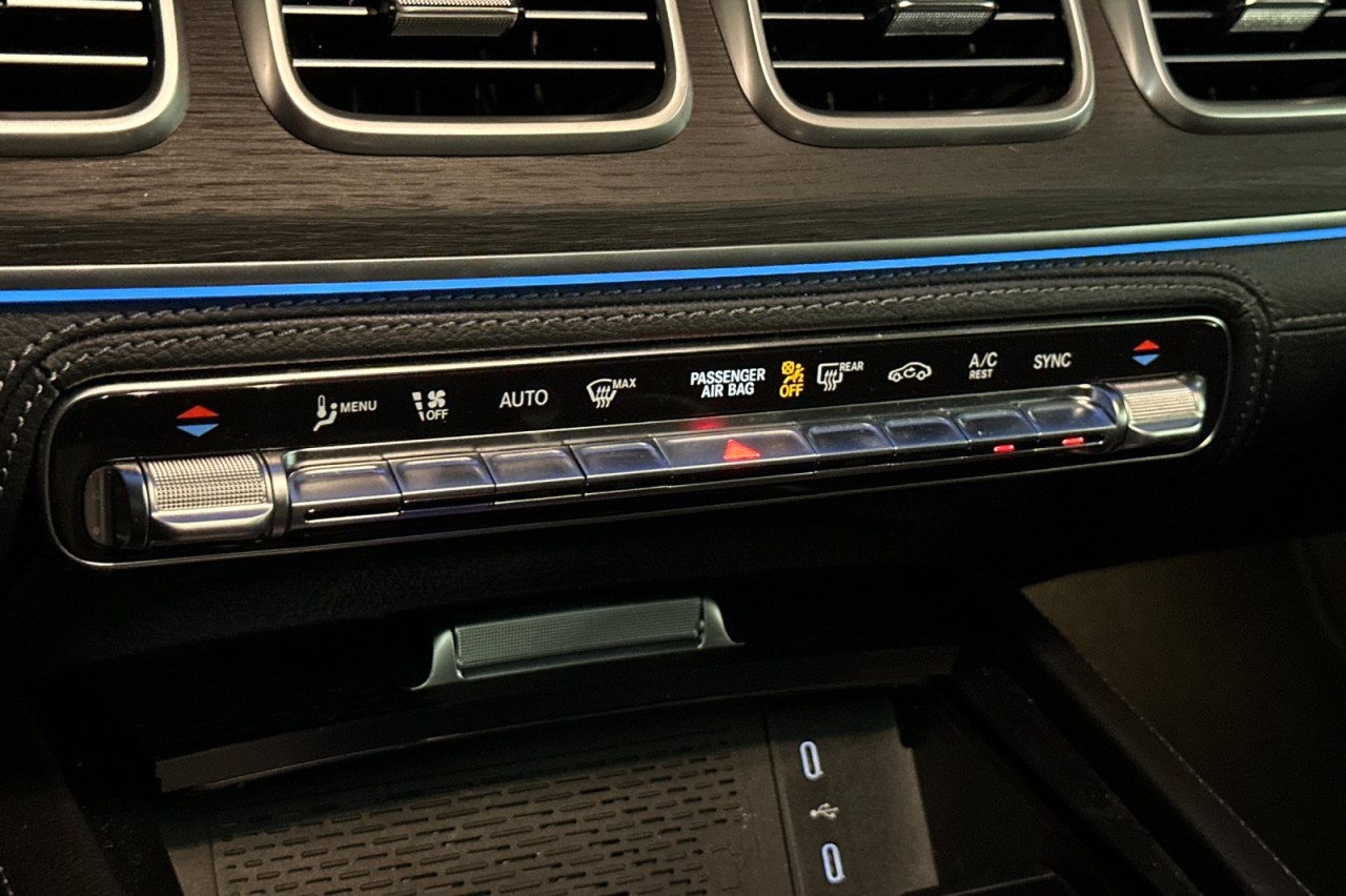 Used 2026 Black Mercedes-Benz GLS 580 image 21