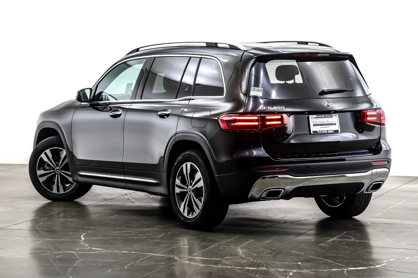 New 2026 Night Black Mercedes-Benz GLB 250 image 12