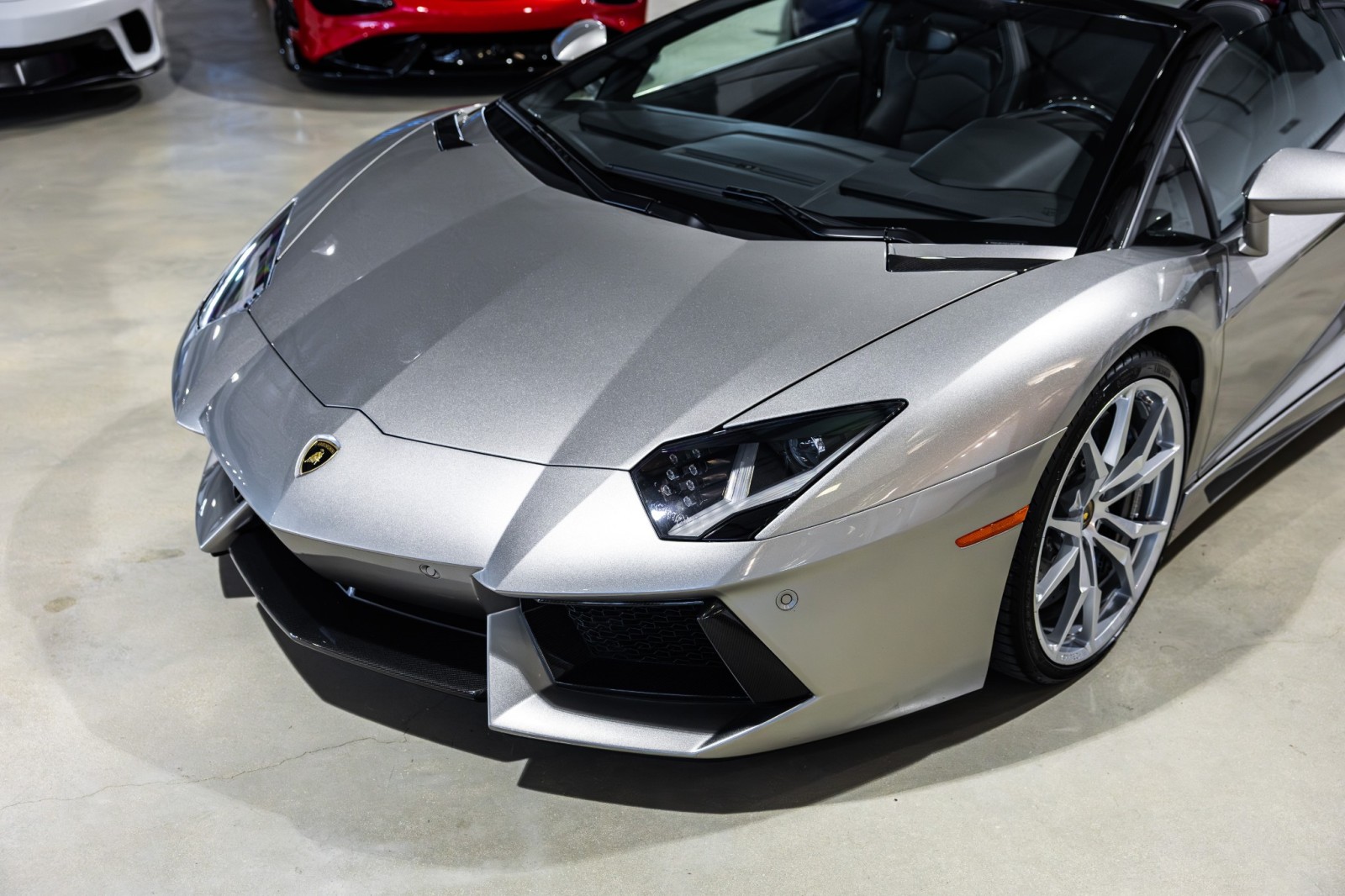 Used Car 2014 Lamborghini Aventador  Roadster - Grigio Antares Metallic - Transparent Engine Bonnet - Sensonum Sound System For Sale Under $440,000 In Boerne, Texas