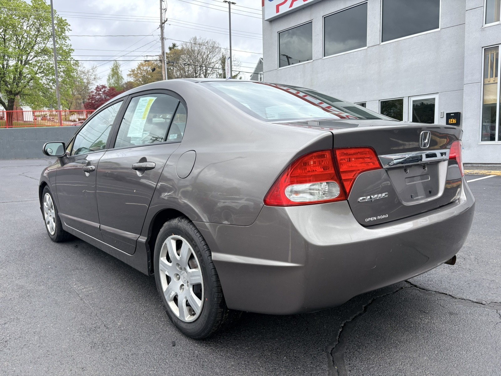 View vehicle photo 7