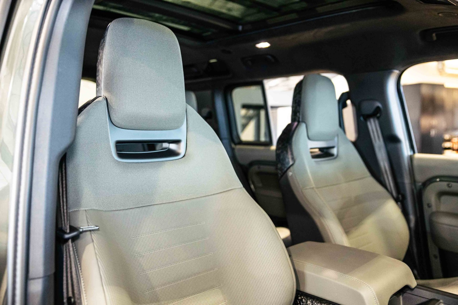 Used Car 2025 Land Rover Defender  Octa Edition One For Sale Under $180,000 In Boerne, Texas