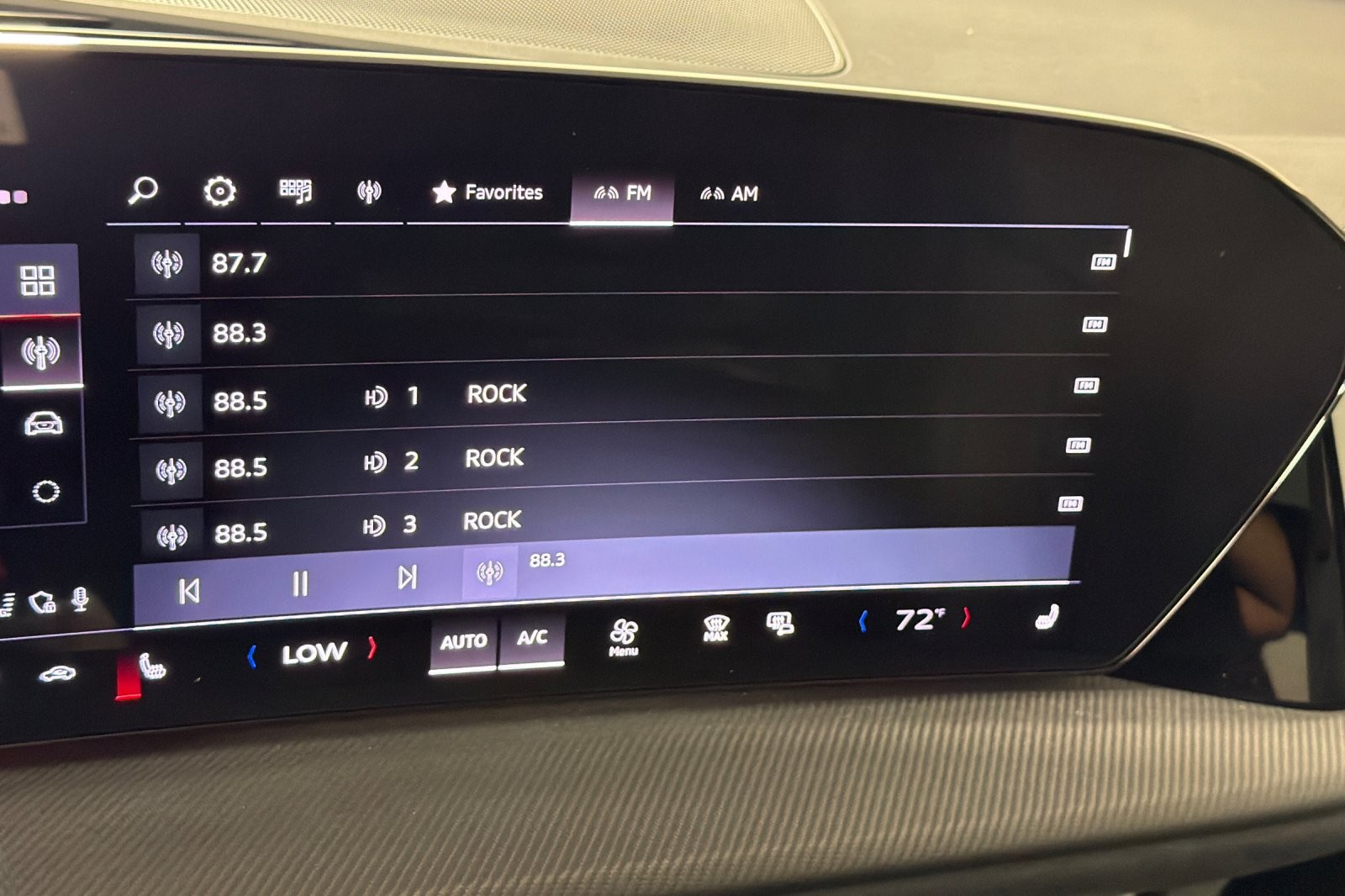 New 2025 Glacier White Metallic Audi Premium Plus 3.0 TFSI quattro image 17