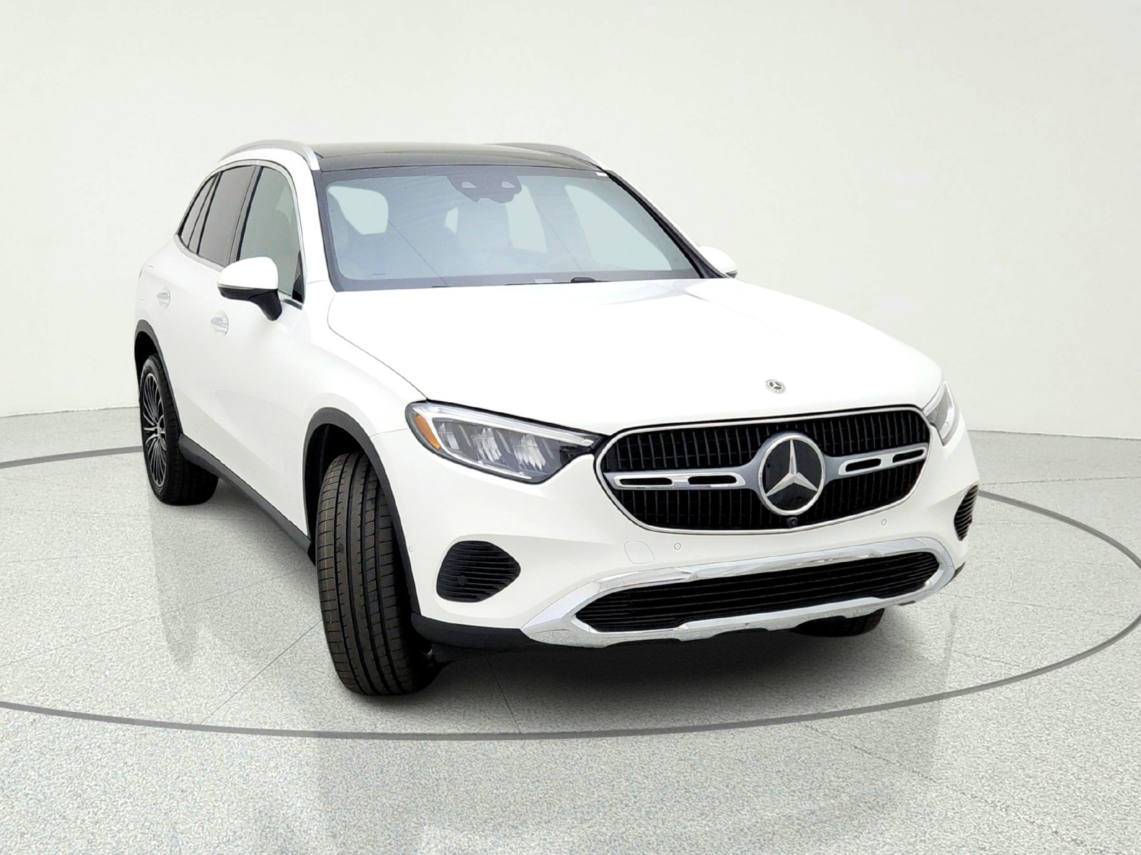 New 2026 Polar White Mercedes-Benz GLC 300 SUV image 4