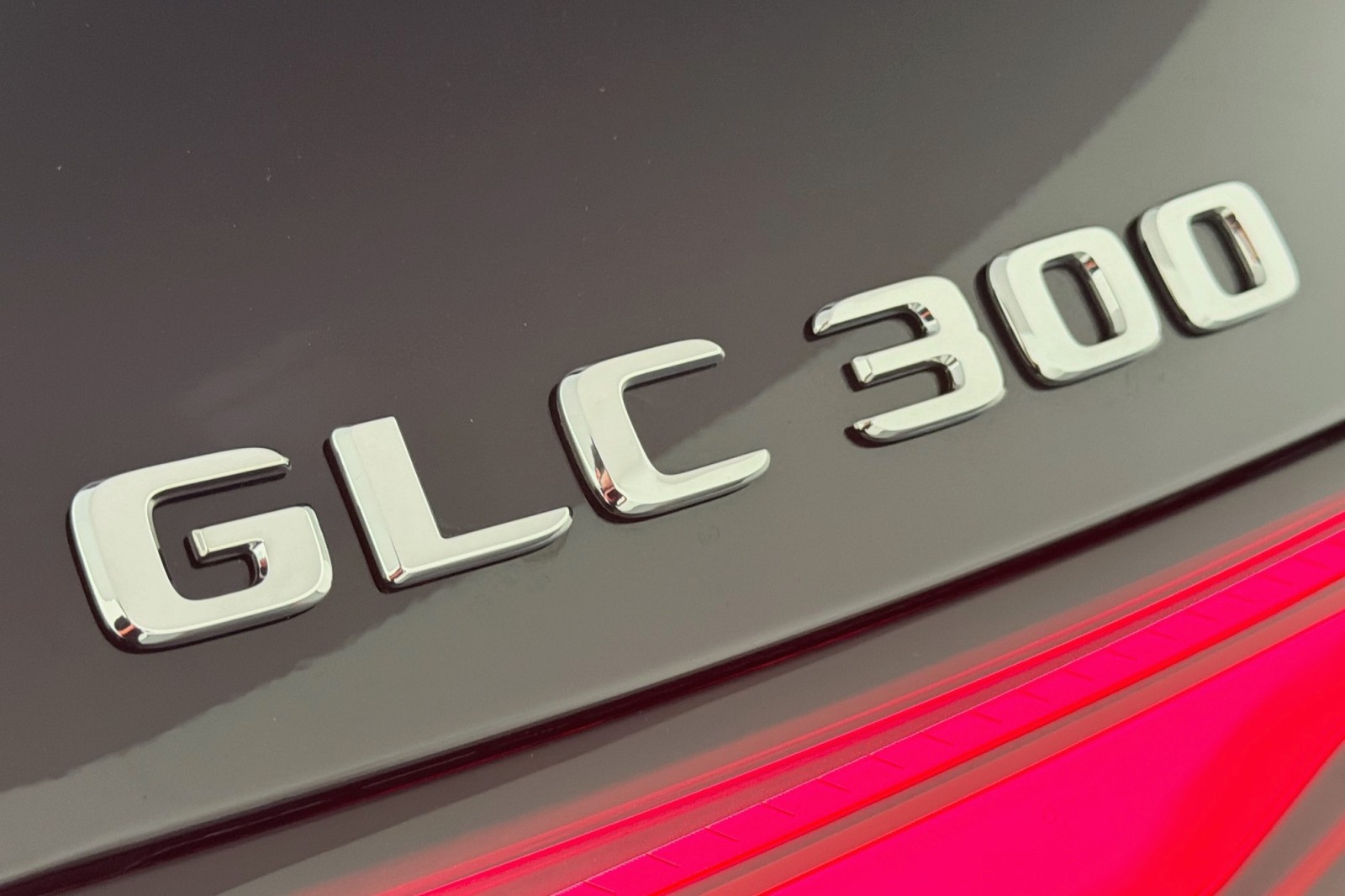 New 2026 Black Mercedes-Benz GLC 300 SUV image 4