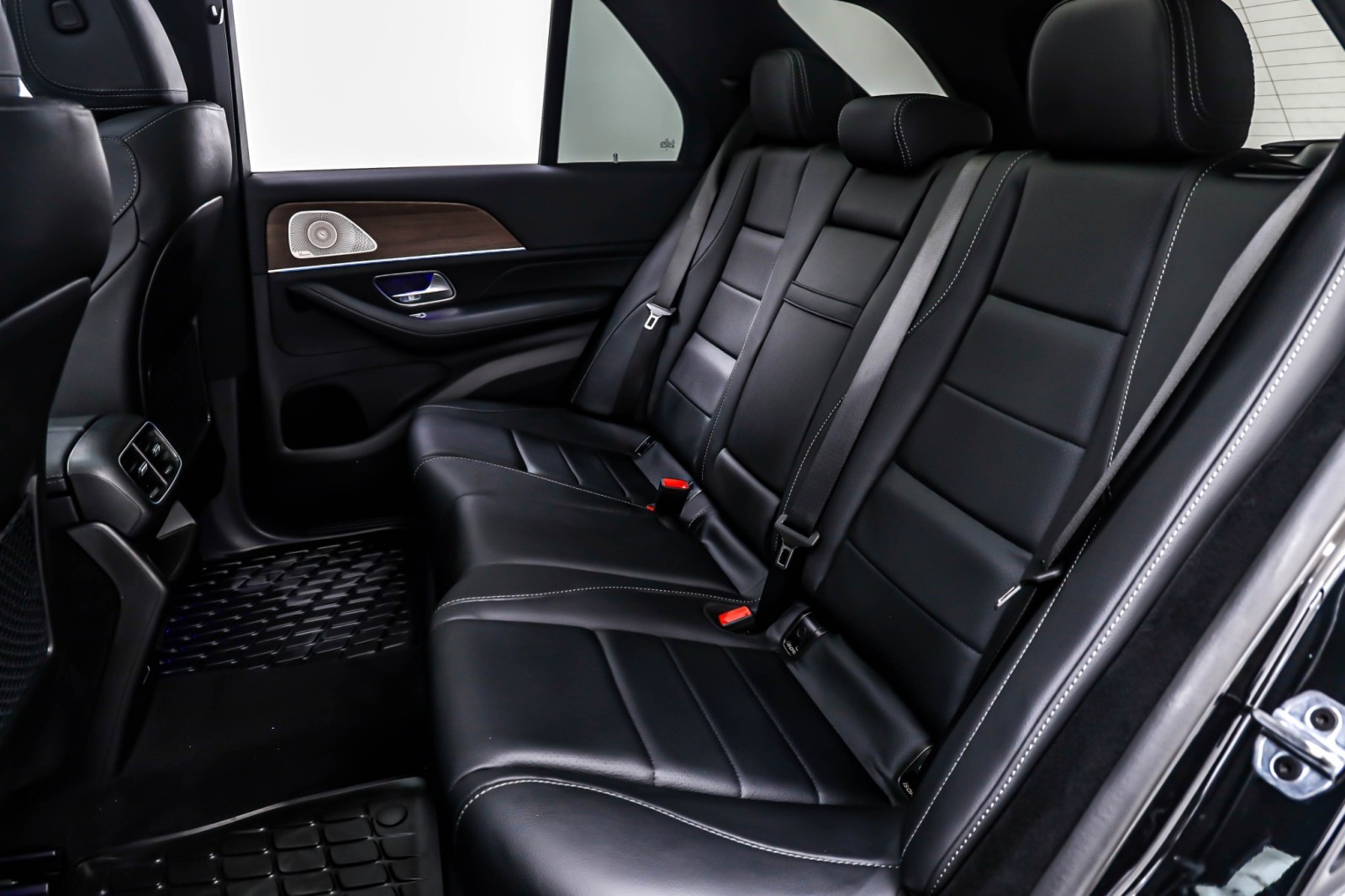 New 2026 Obsidian Black Metallic Mercedes-Benz GLE 350 image 7
