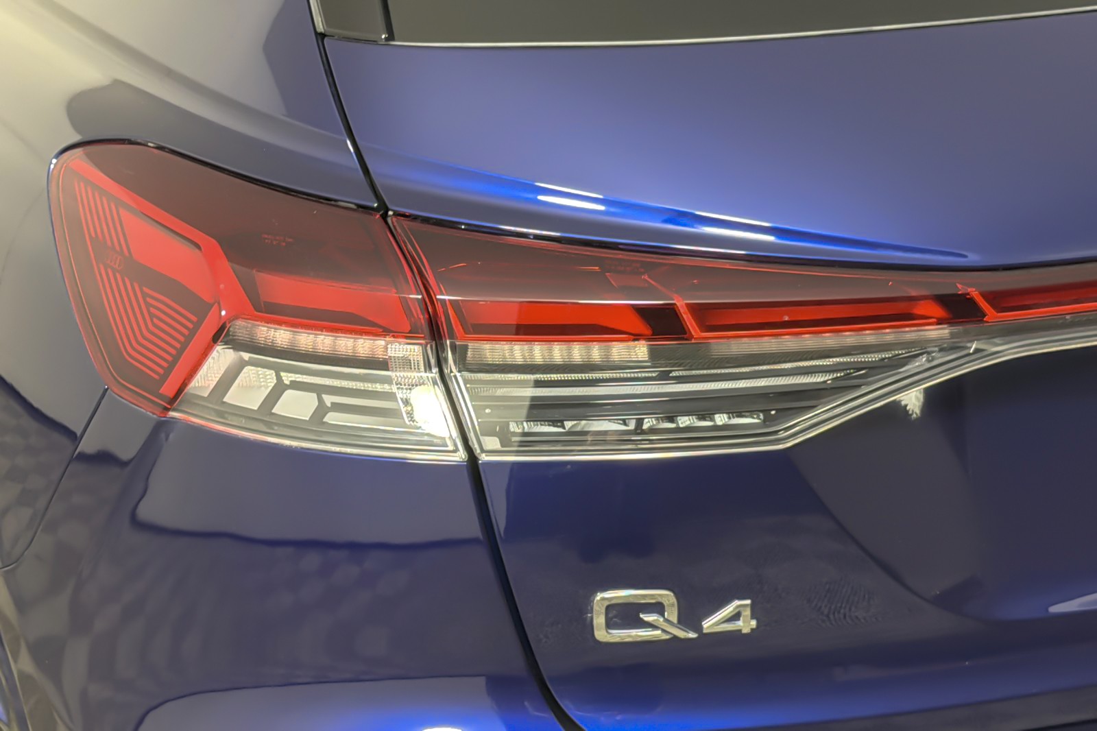 Used 2024 Navarra Blue Metallic Audi Premium Plus 50 quattro image 27
